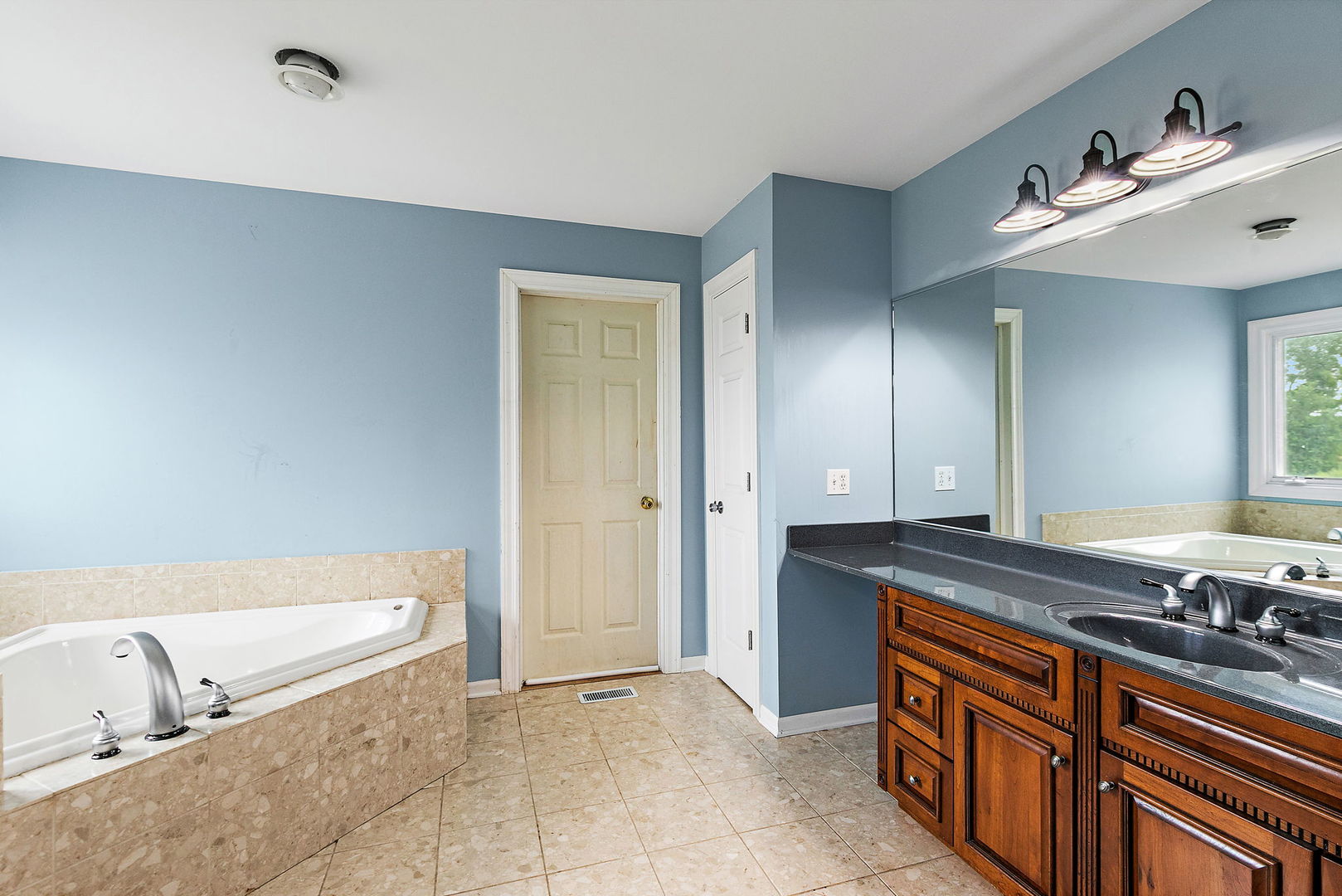 1365 Pheasant Trail Property Photo 22