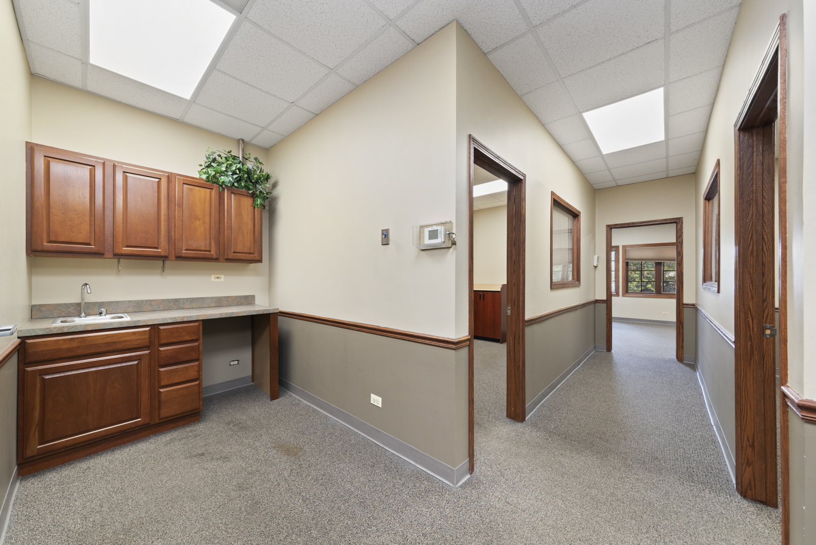 1557 Warren Avenue Property Photo 2