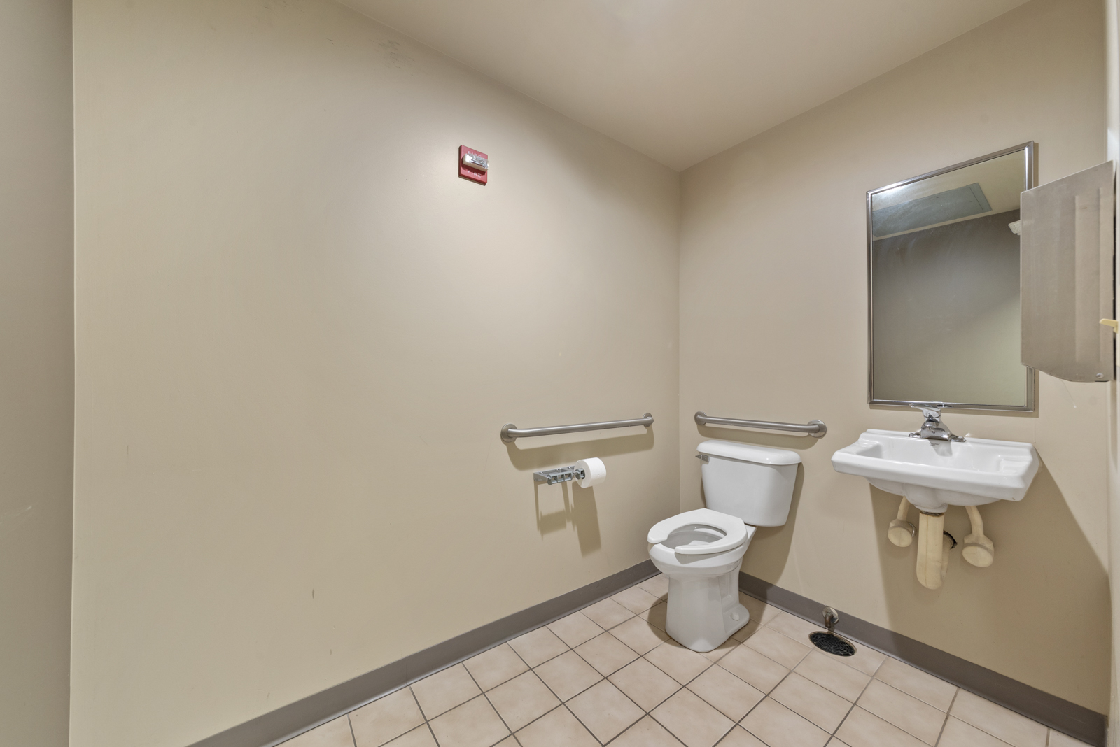 1557 Warren Avenue Property Photo 9