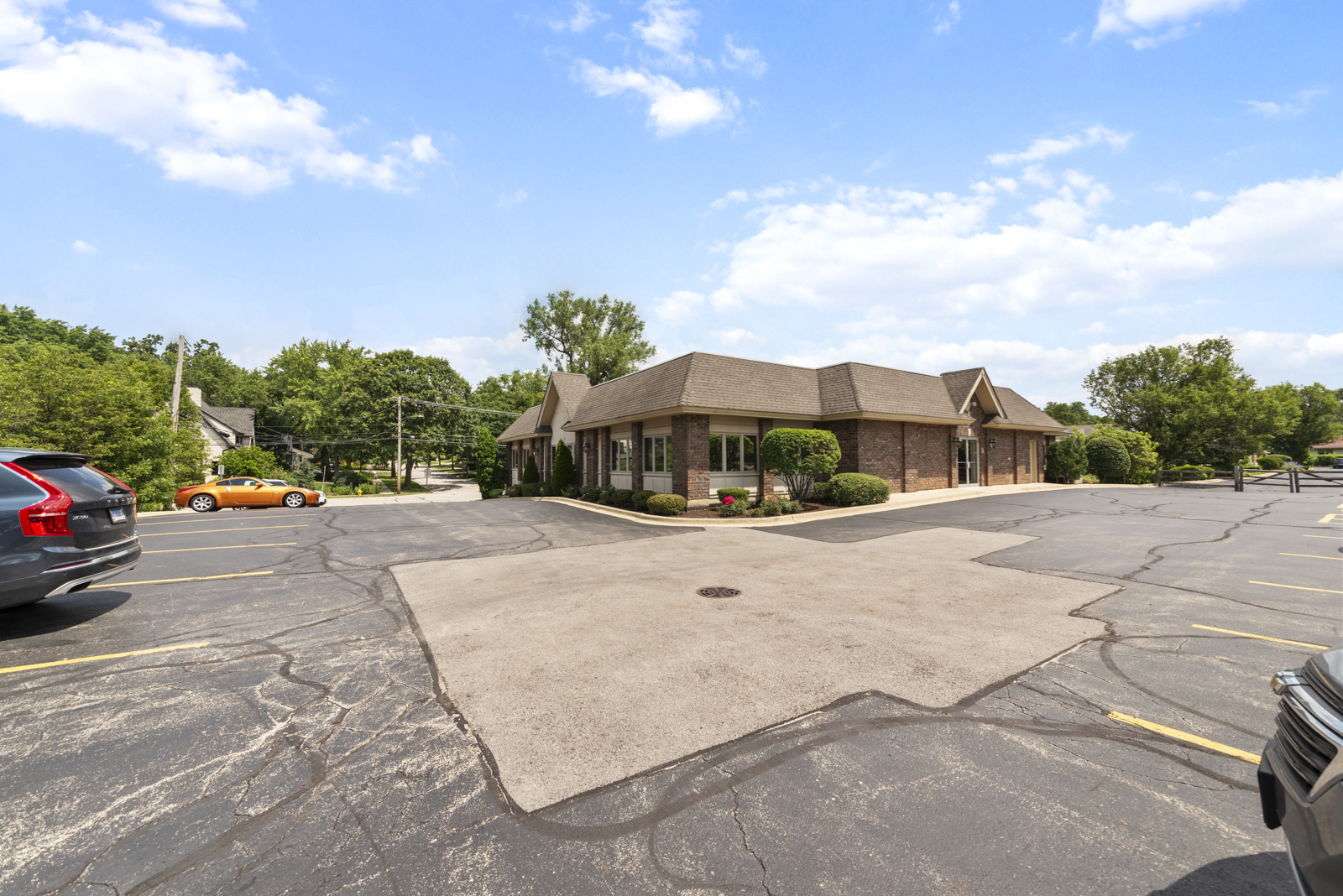 1557 Warren Avenue Property Photo 11