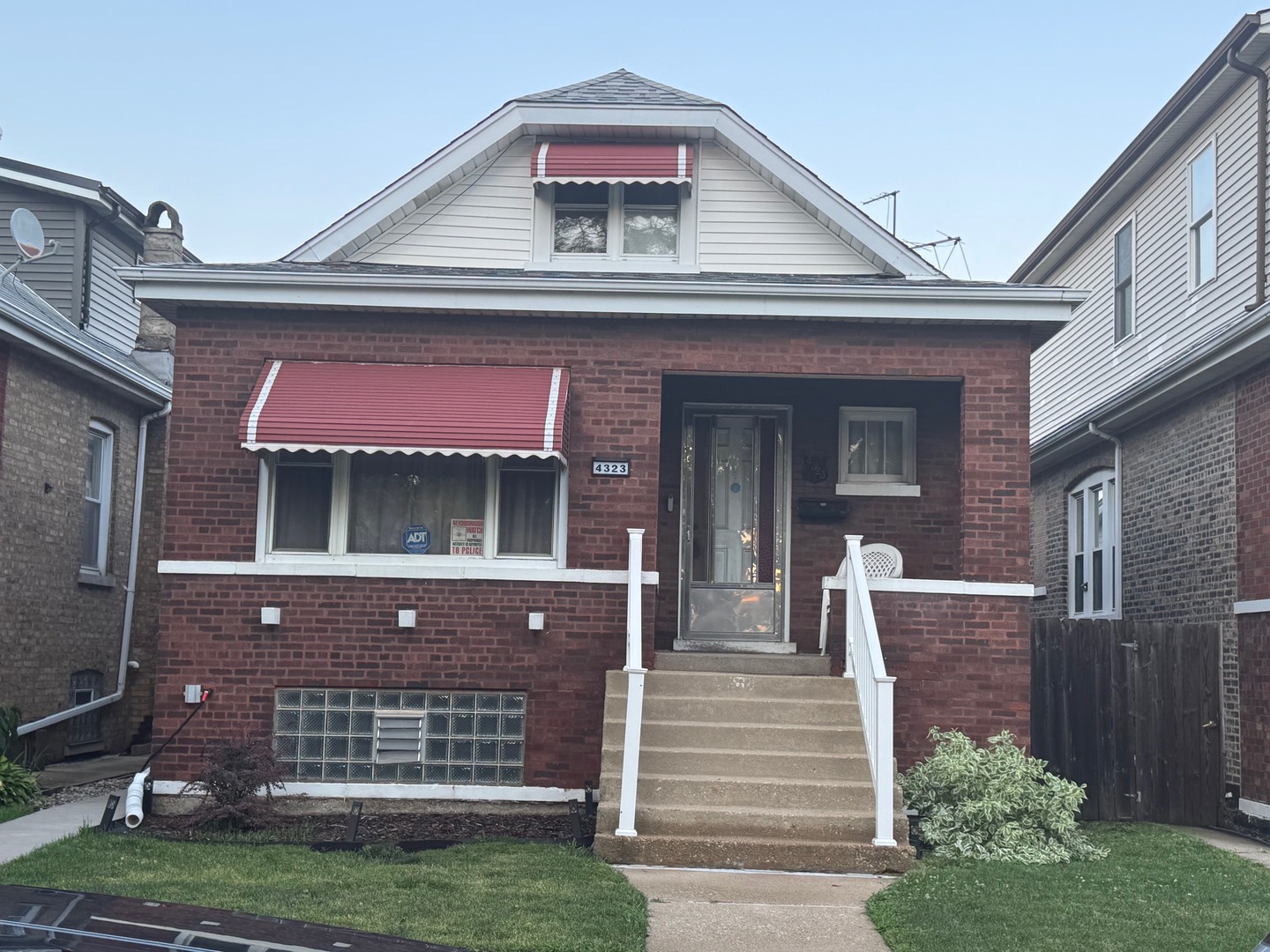4323 S Saint Louis Avenue Property Photo 1