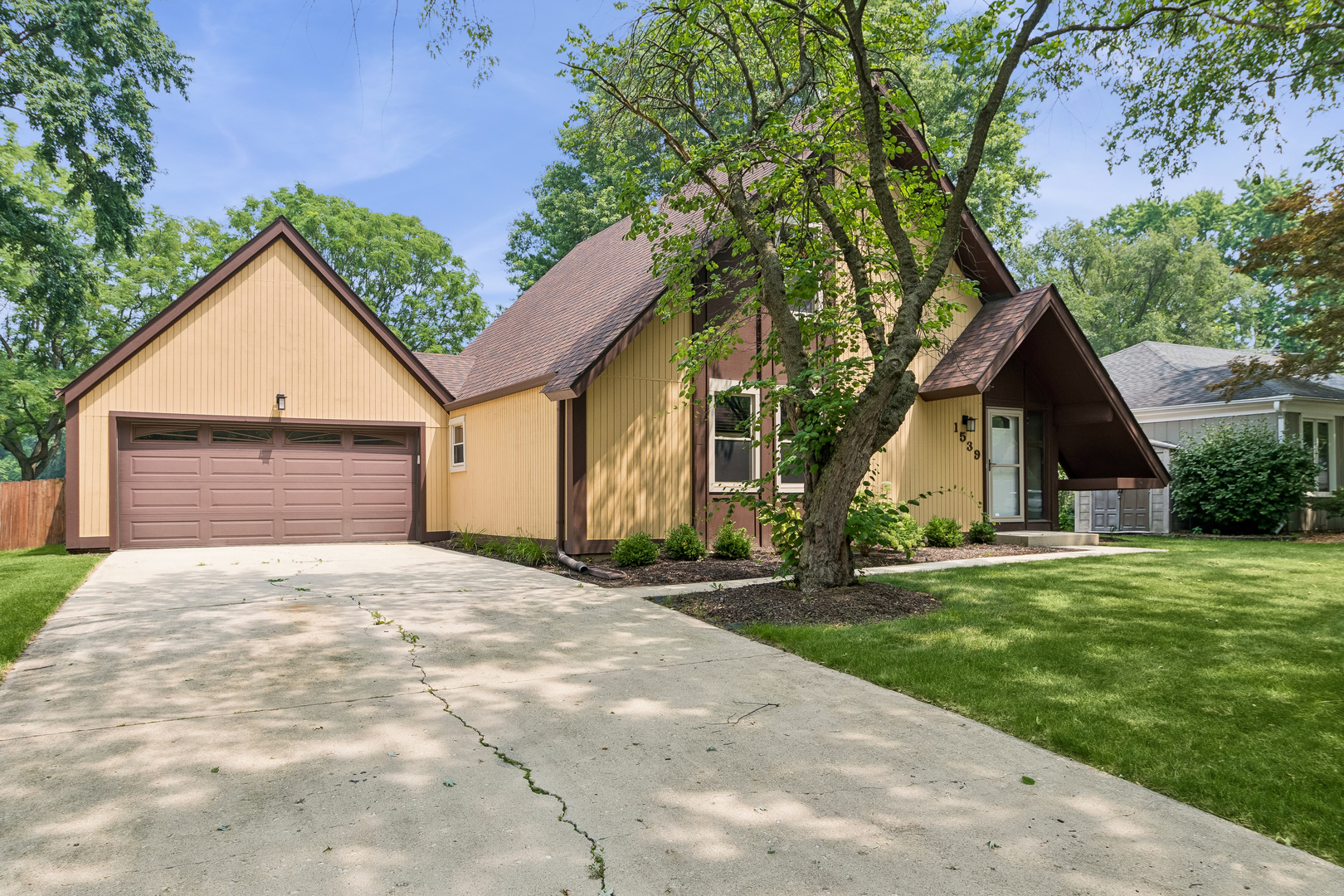 1539 Foxhill Road Property Photo 2