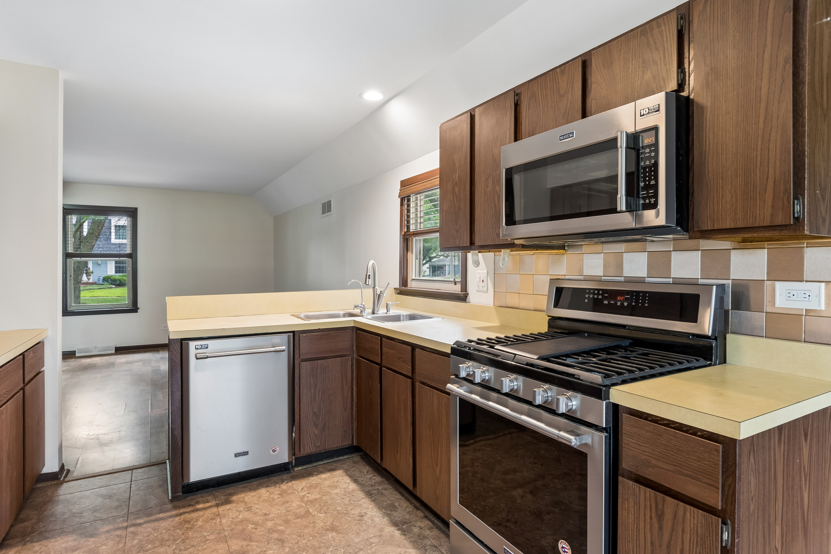 1539 Foxhill Road Property Photo 14