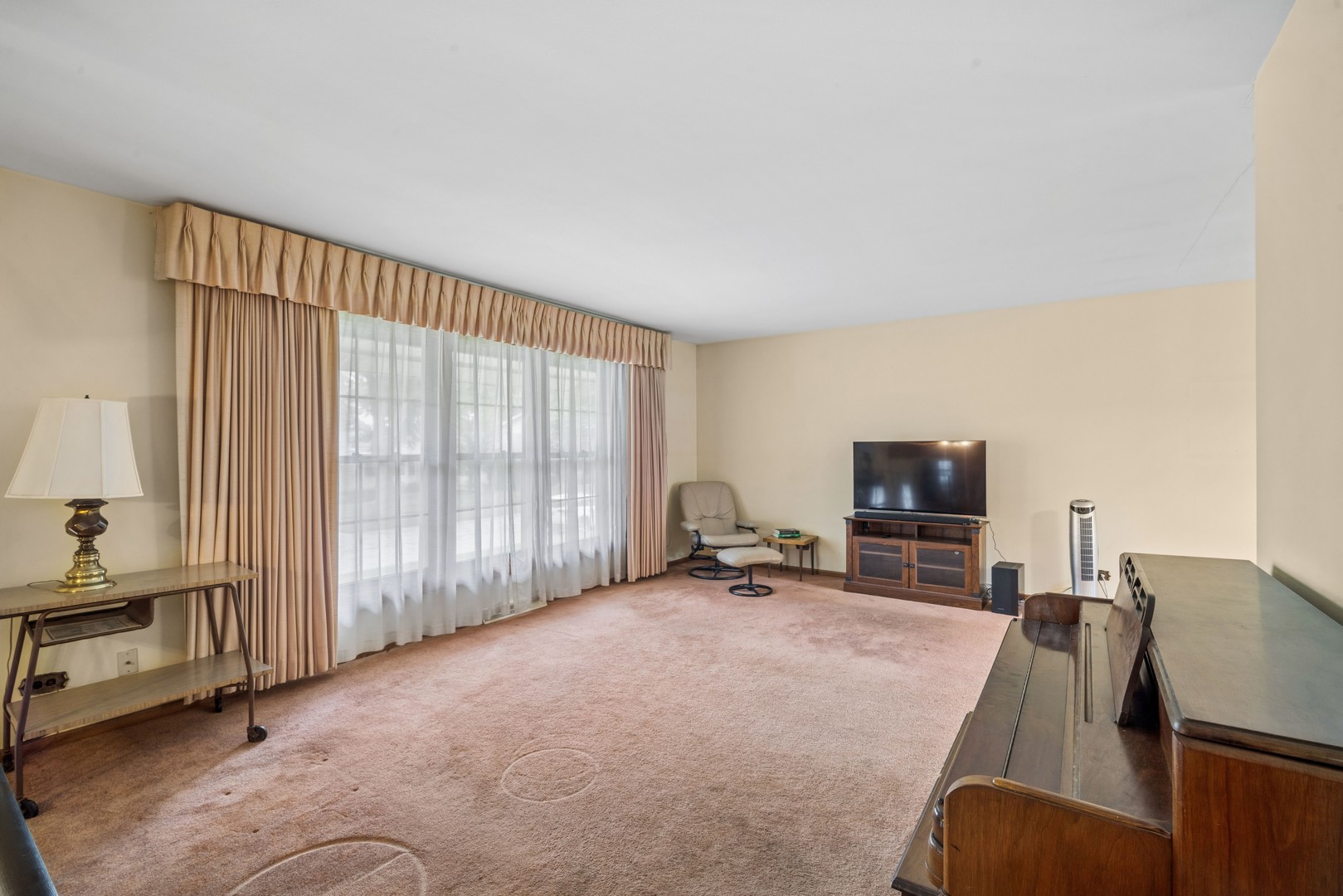 1305 E Sanborn Drive Property Photo 5