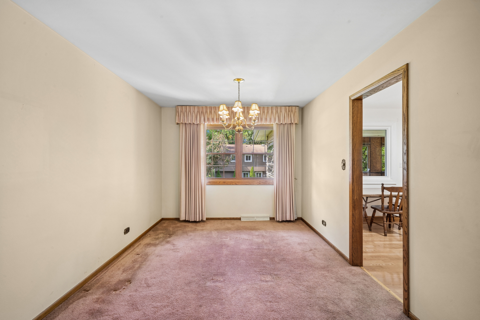 1305 E Sanborn Drive Property Photo 6