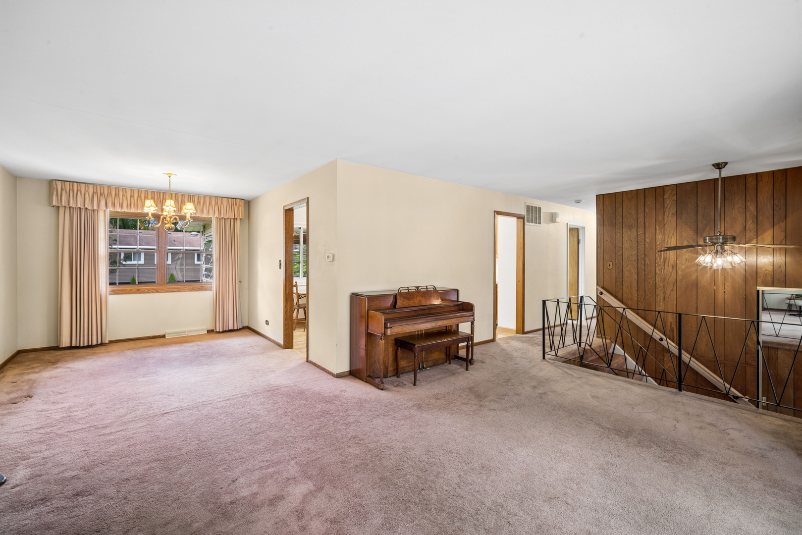 1305 E Sanborn Drive Property Photo 7