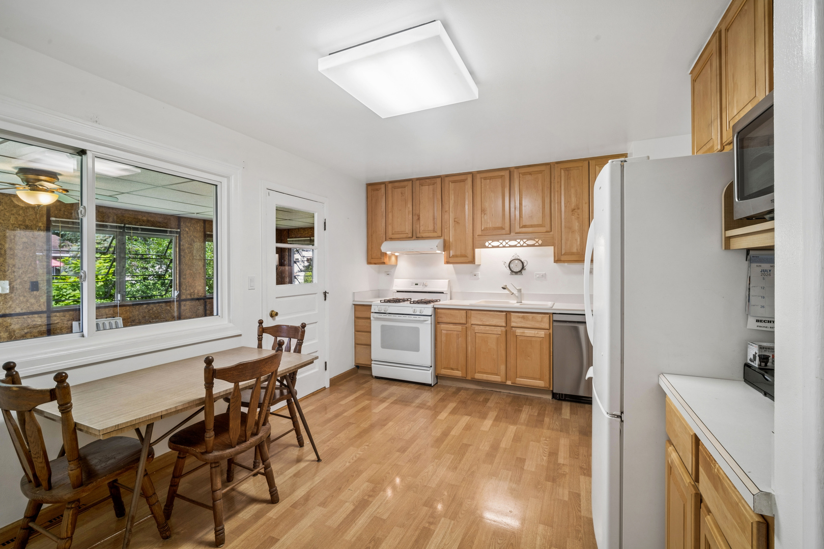 1305 E Sanborn Drive Property Photo 10