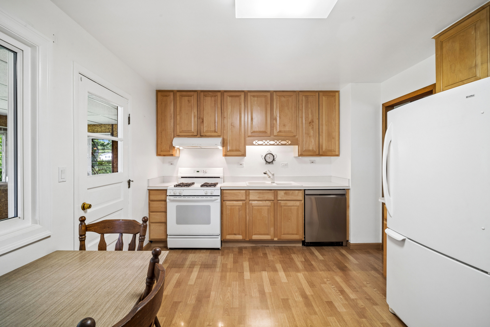 1305 E Sanborn Drive Property Photo 11