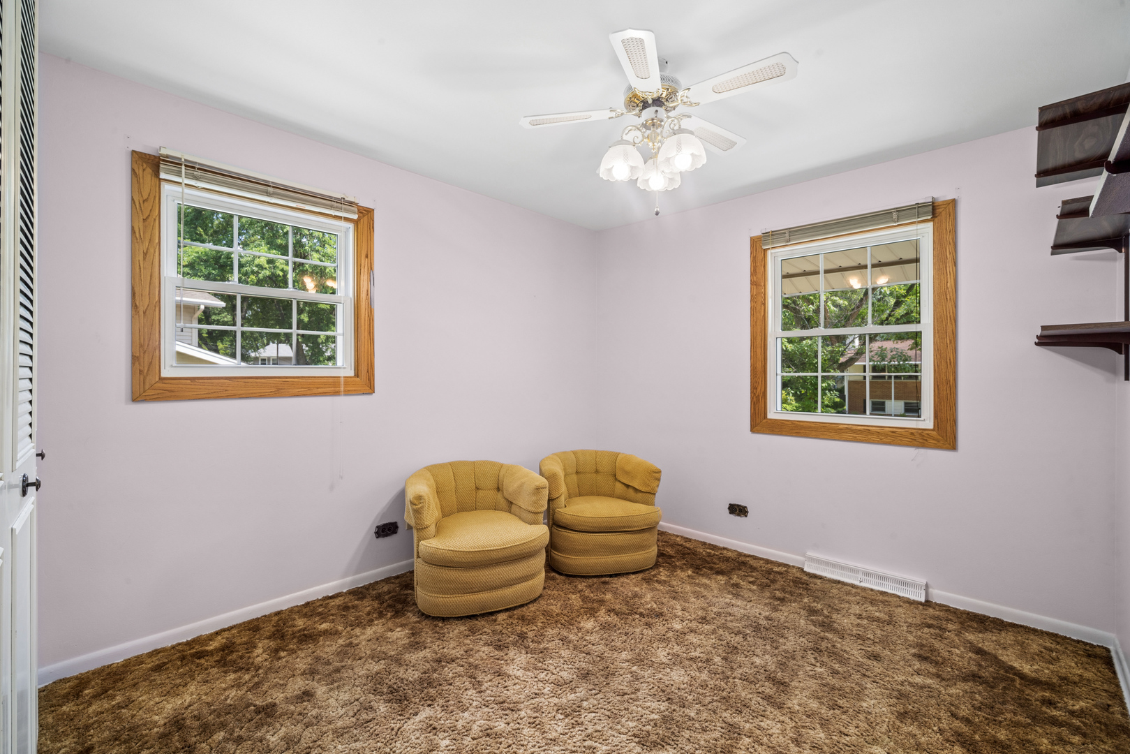 1305 E Sanborn Drive Property Photo 18