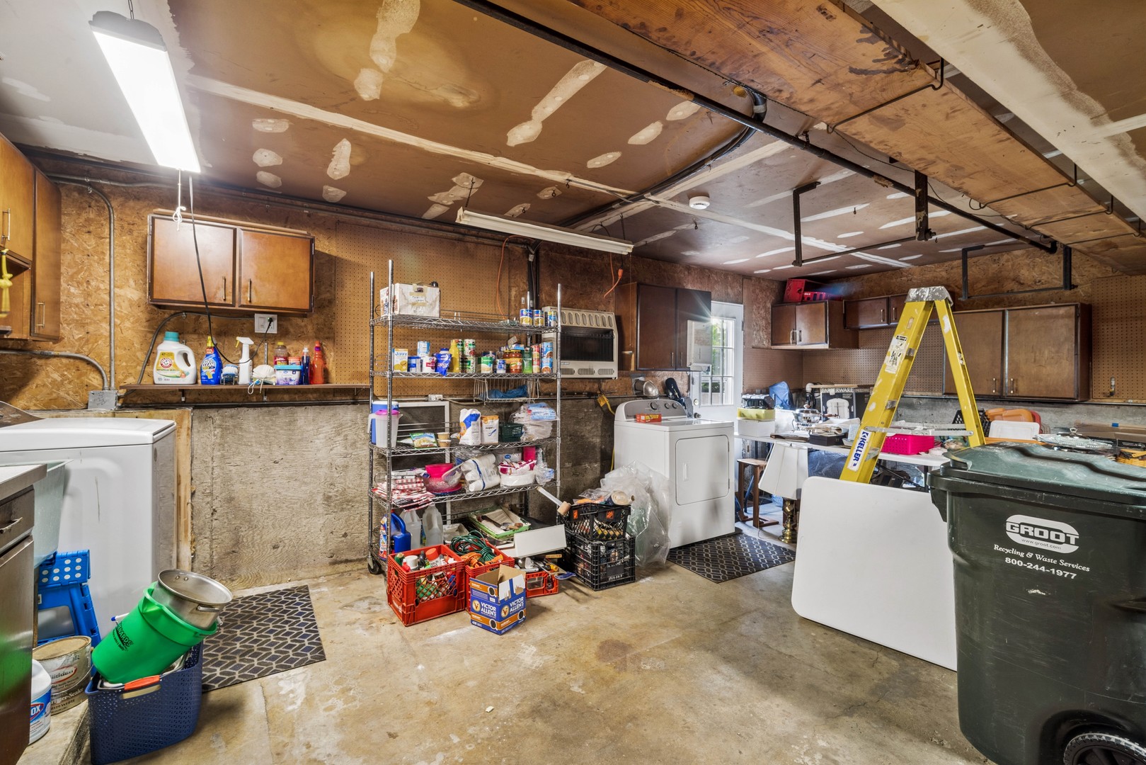1305 E Sanborn Drive Property Photo 23