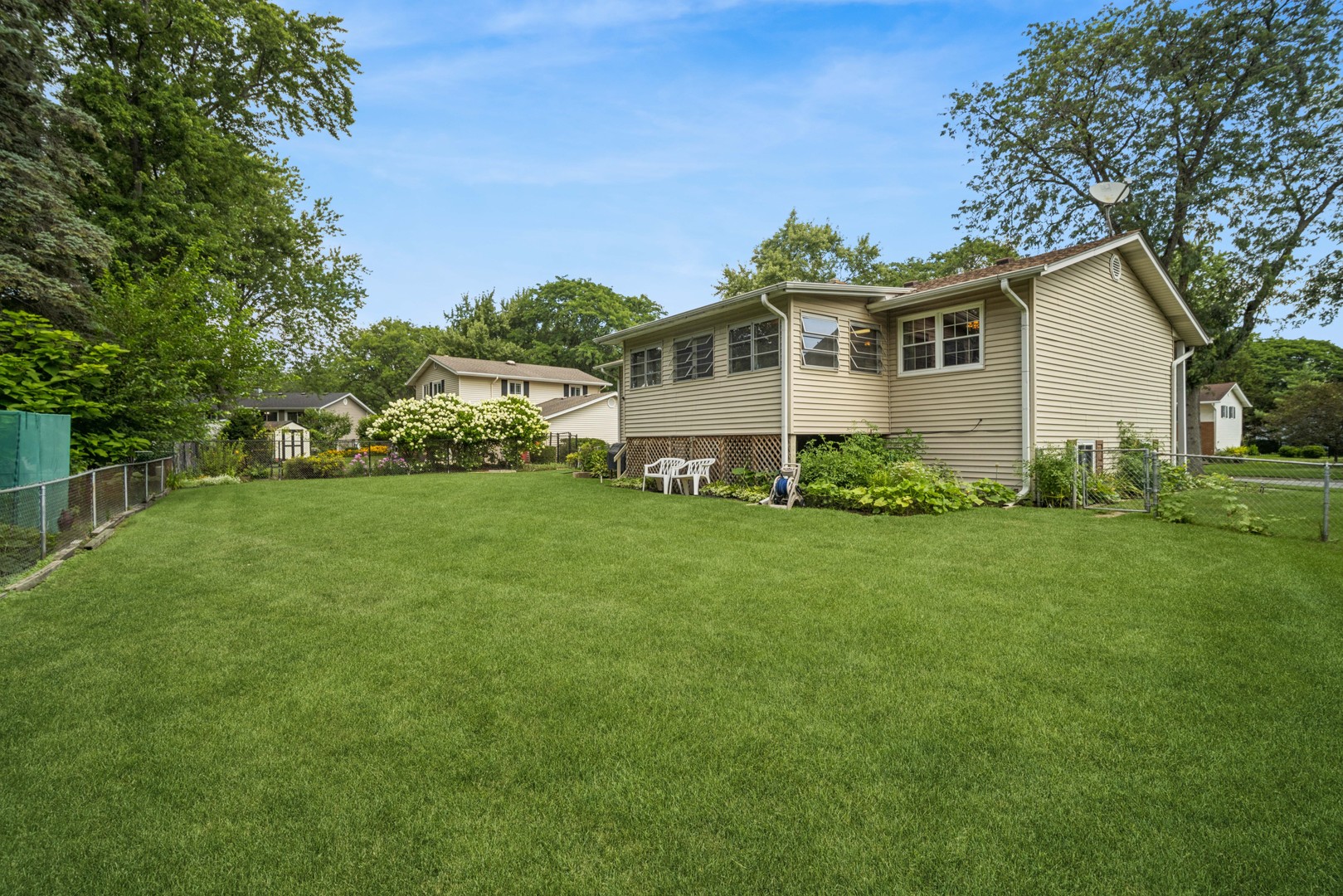 1305 E Sanborn Drive Property Photo 25