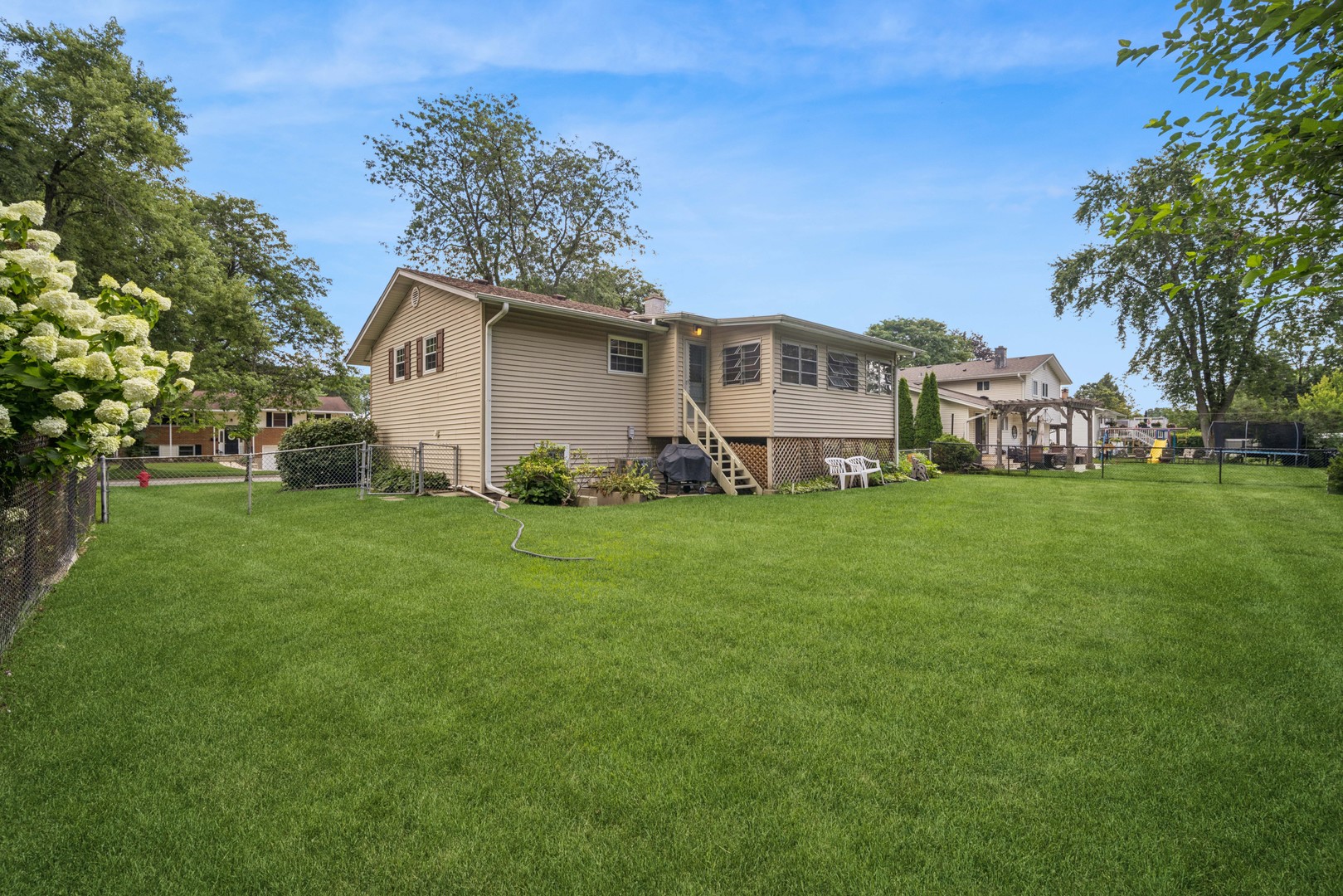 1305 E Sanborn Drive Property Photo 26