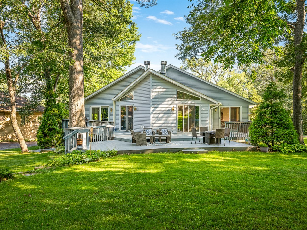 2085 Lake Summerset Road Property Photo 3