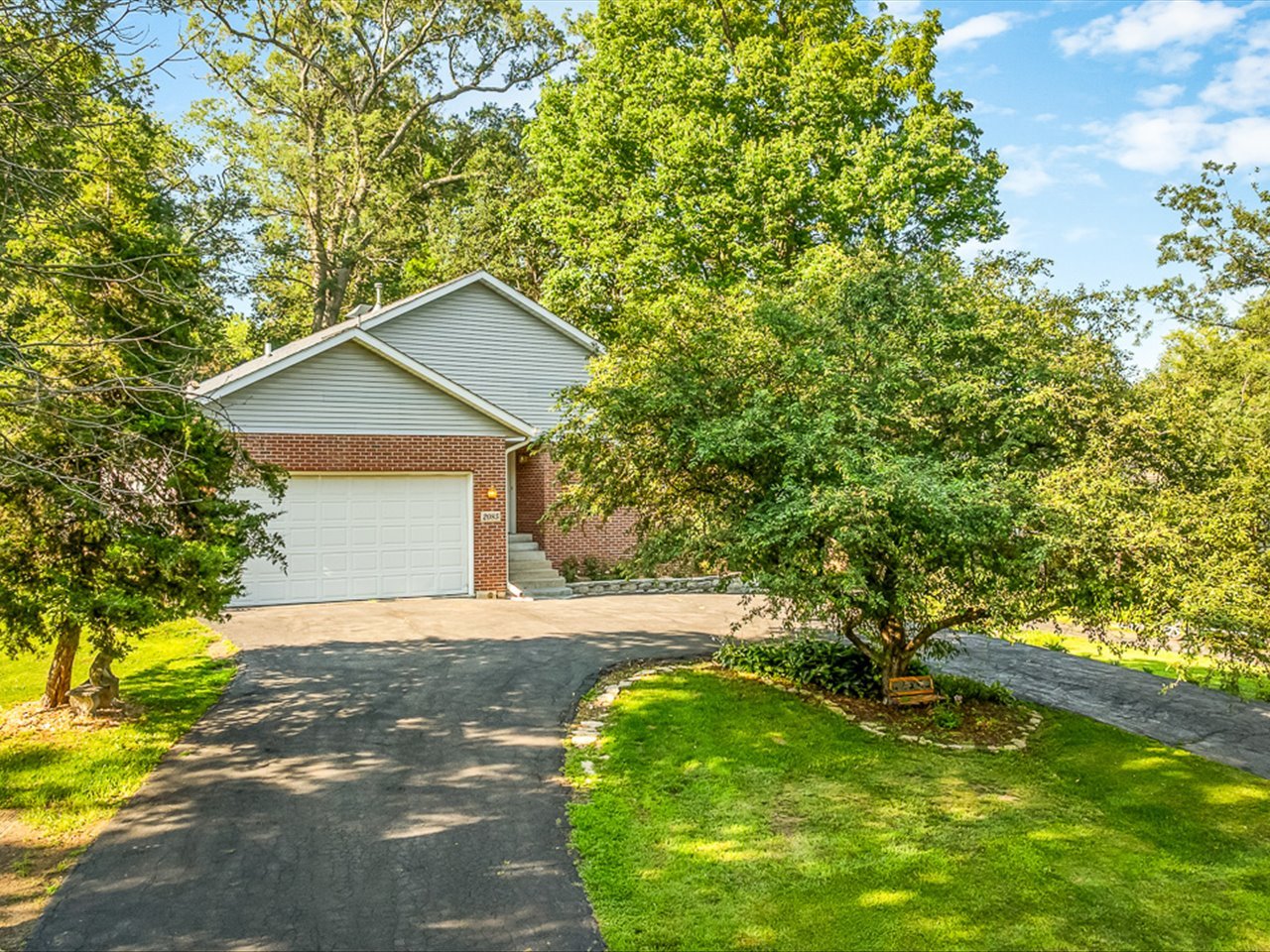 2085 Lake Summerset Road Property Photo 4