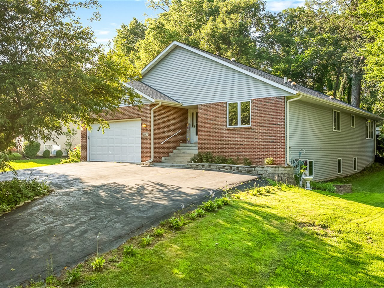 2085 Lake Summerset Road Property Photo 5