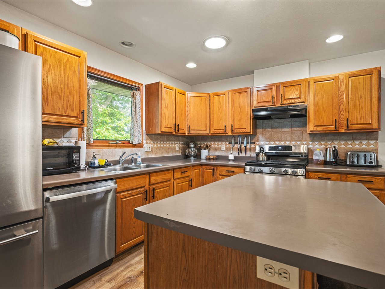 2085 Lake Summerset Road Property Photo 21