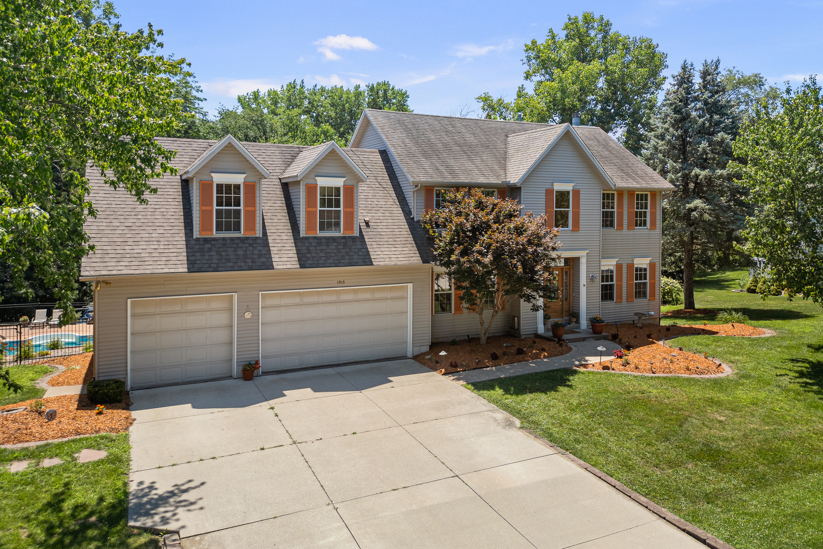 1918 Brierwood Lane Property Photo 2