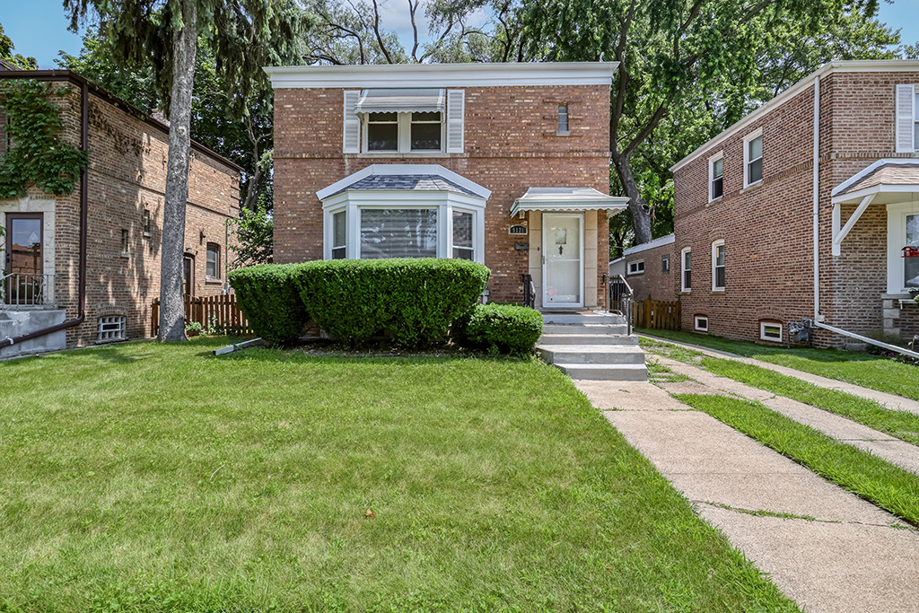 9121 S Utica Avenue Property Photo 1