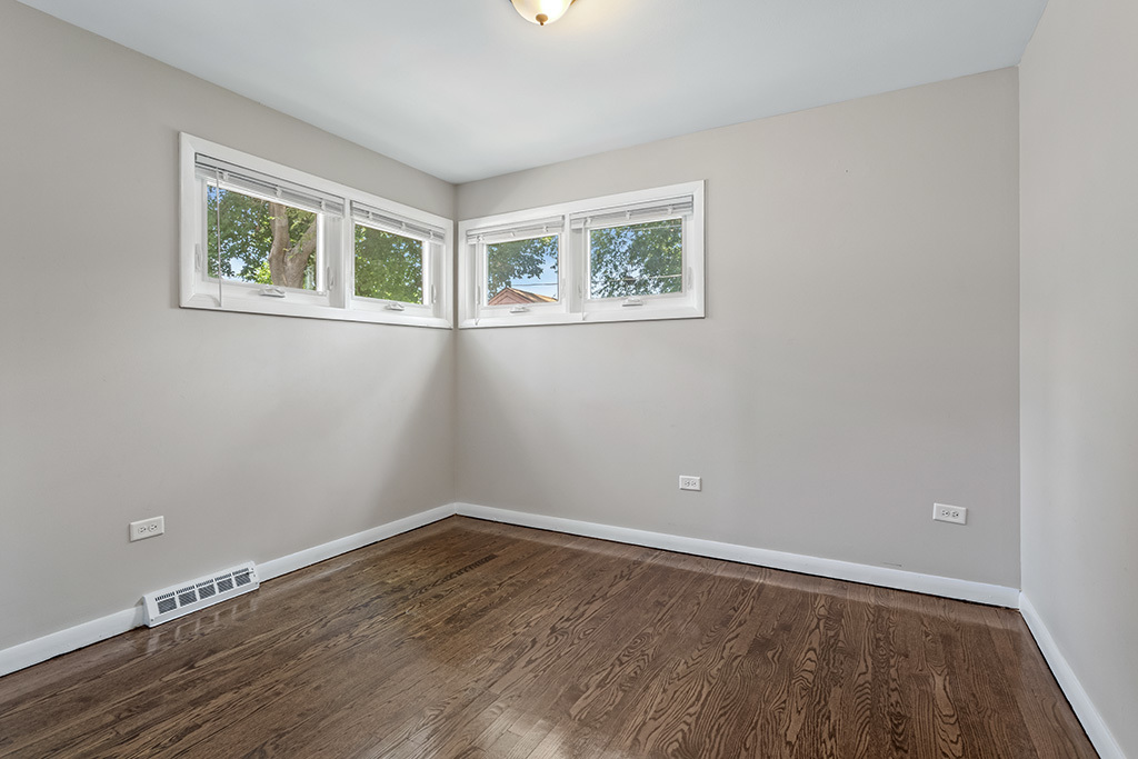 9121 S Utica Avenue Property Photo 10