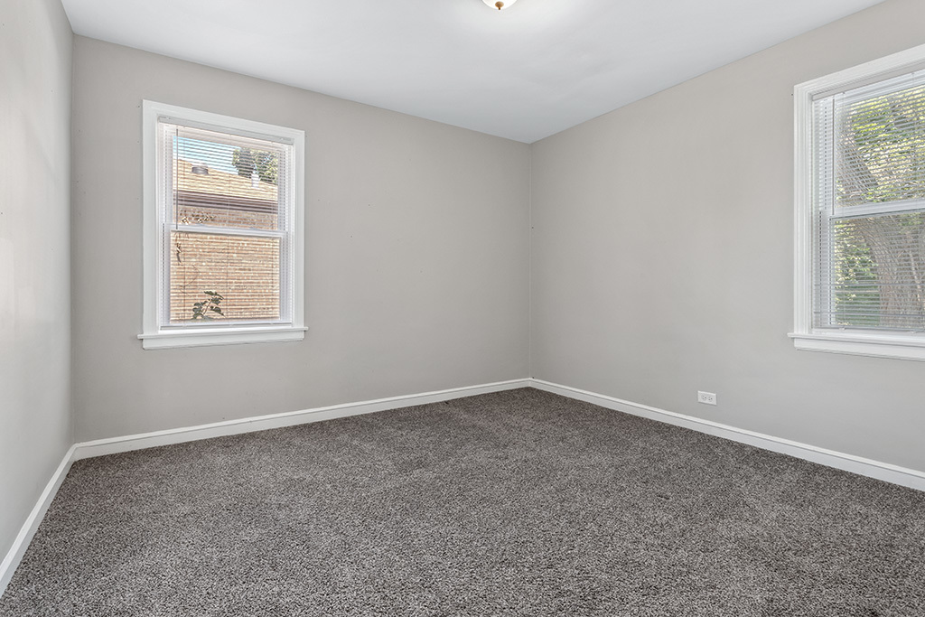 9121 S Utica Avenue Property Photo 14