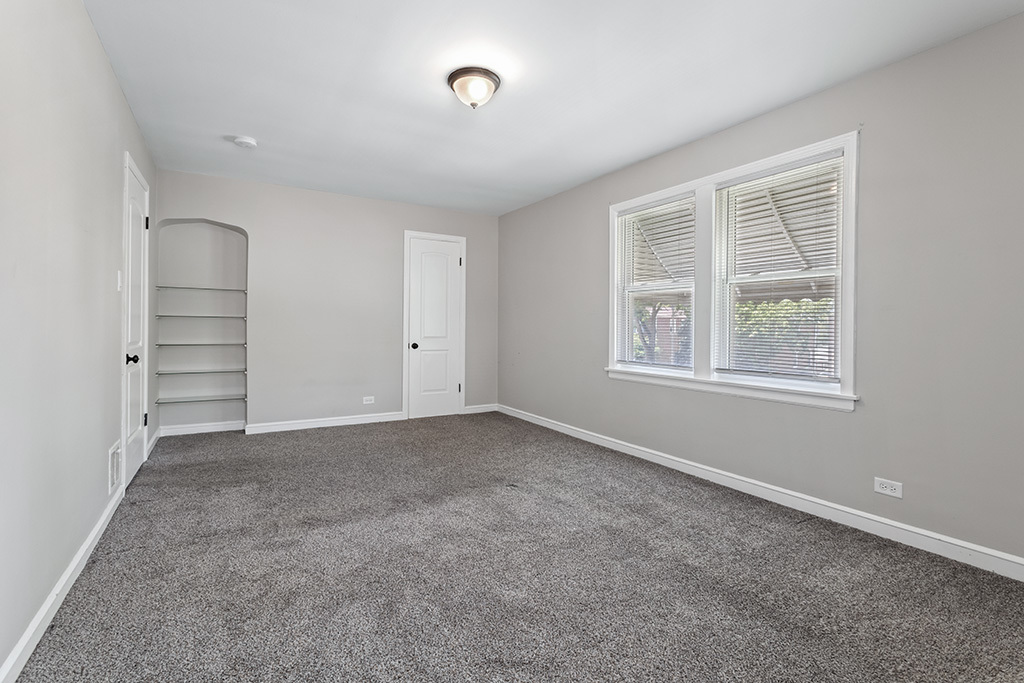 9121 S Utica Avenue Property Photo 15