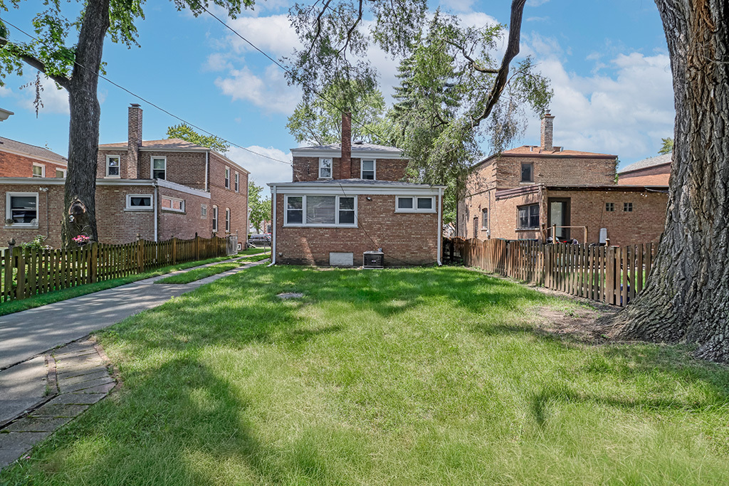 9121 S Utica Avenue Property Photo 19