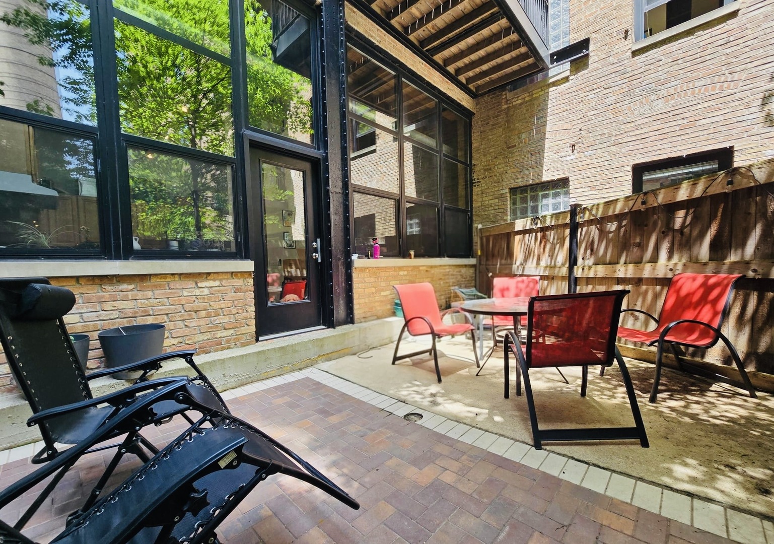 226 N Clinton Street 106 Property Photo 4