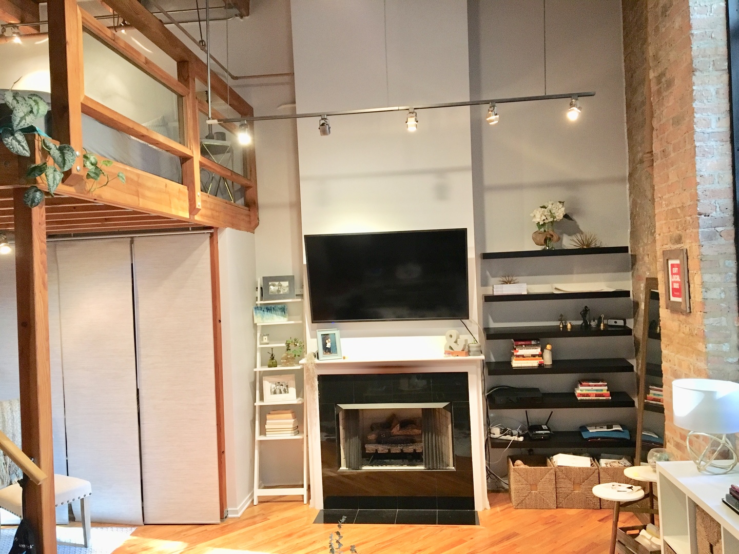 226 N Clinton Street 106 Property Photo 5