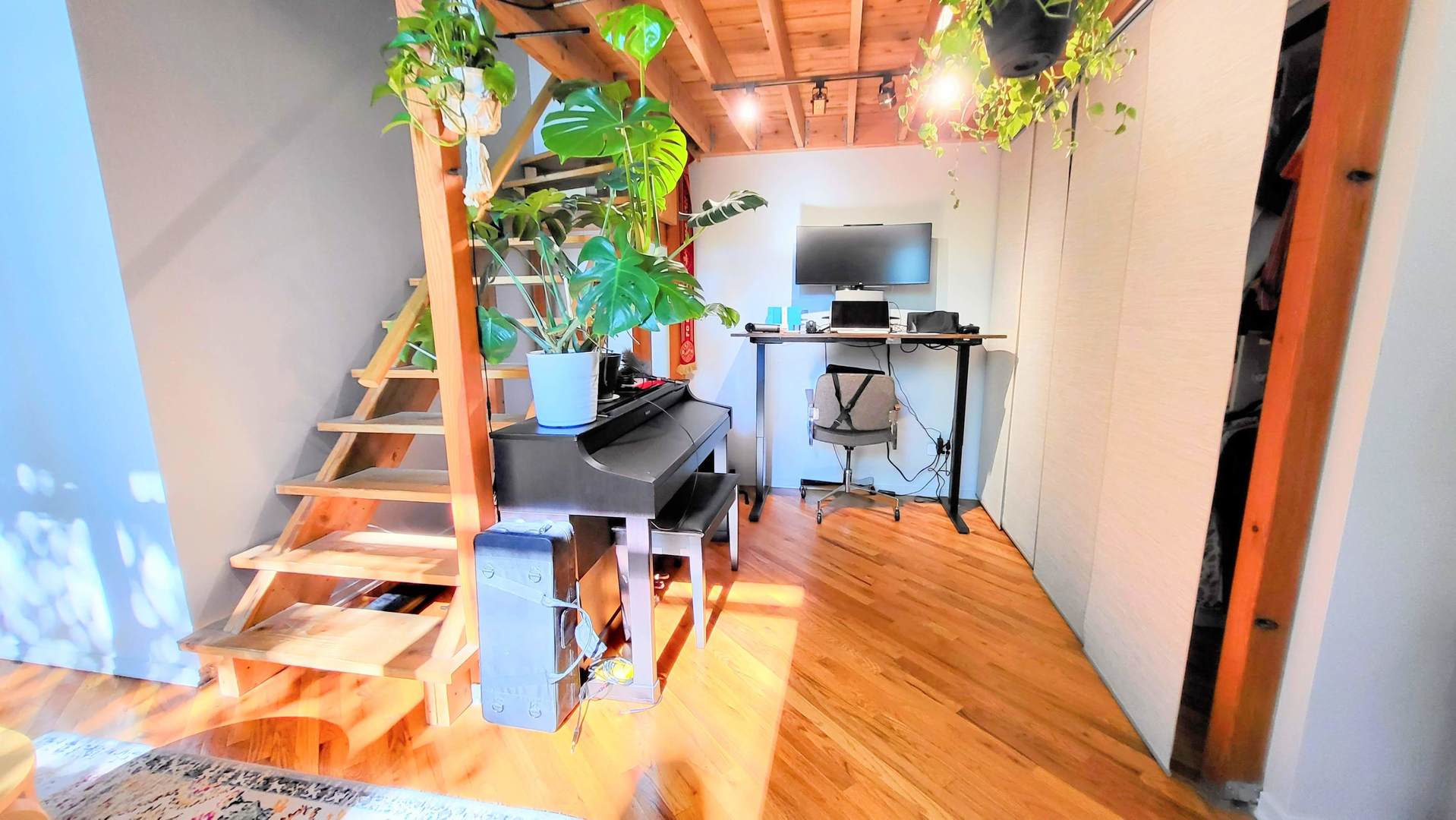226 N Clinton Street 106 Property Photo 8