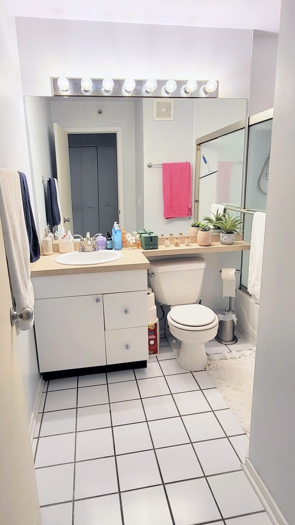 226 N Clinton Street 106 Property Photo 10