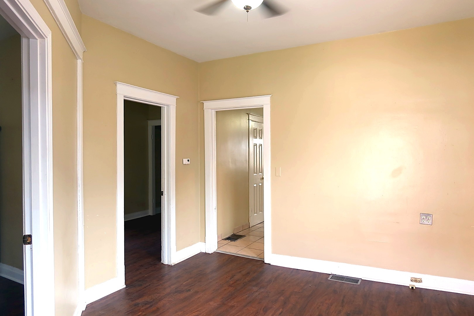 13223 S Buffalo Avenue Property Photo 3