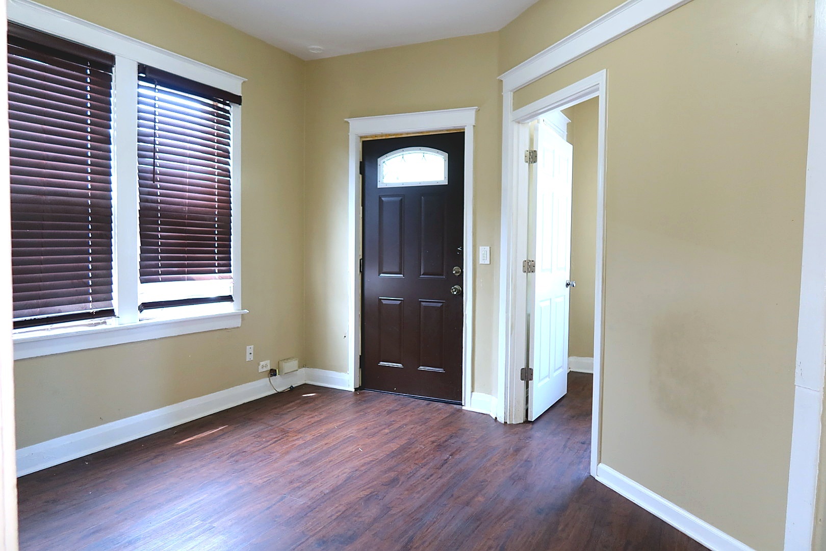 13223 S Buffalo Avenue Property Photo 4