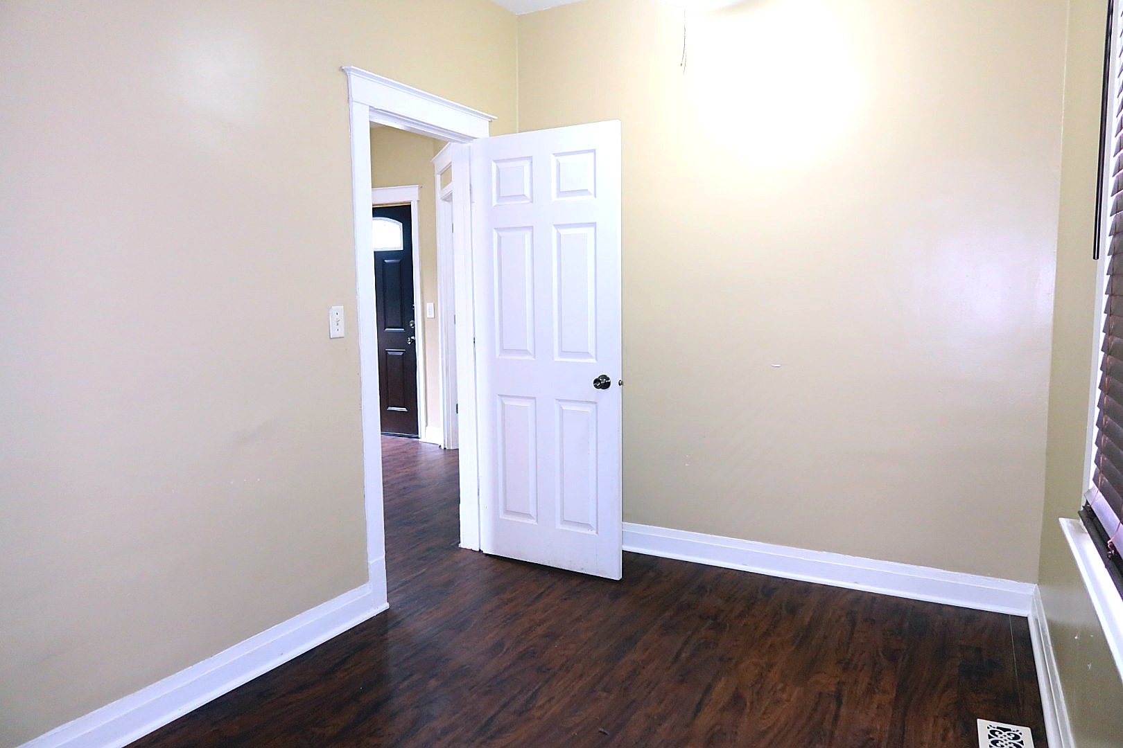 13223 S Buffalo Avenue Property Photo 7