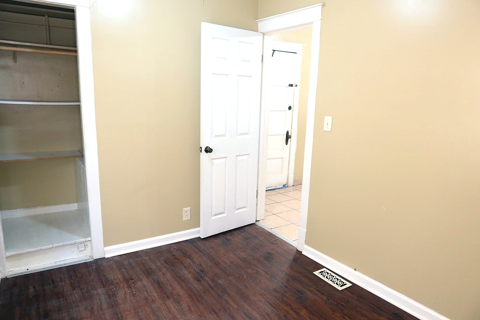 13223 S Buffalo Avenue Property Photo 9