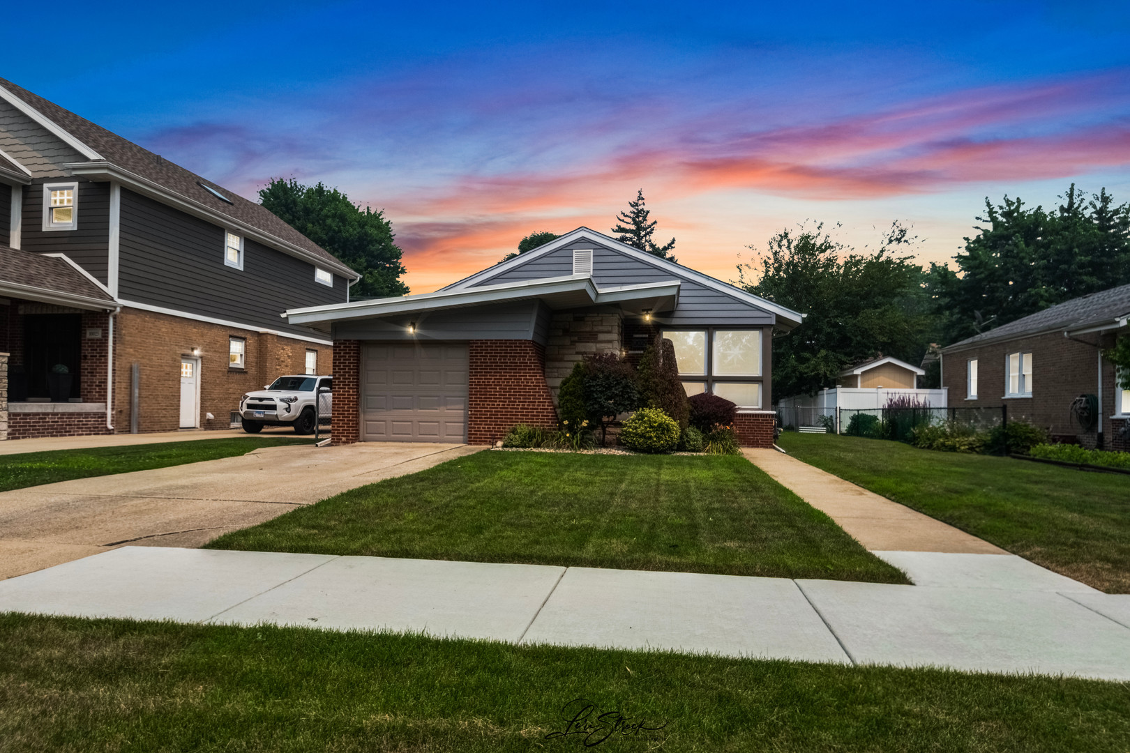 10029 S Central Park Avenue Property Photo 1