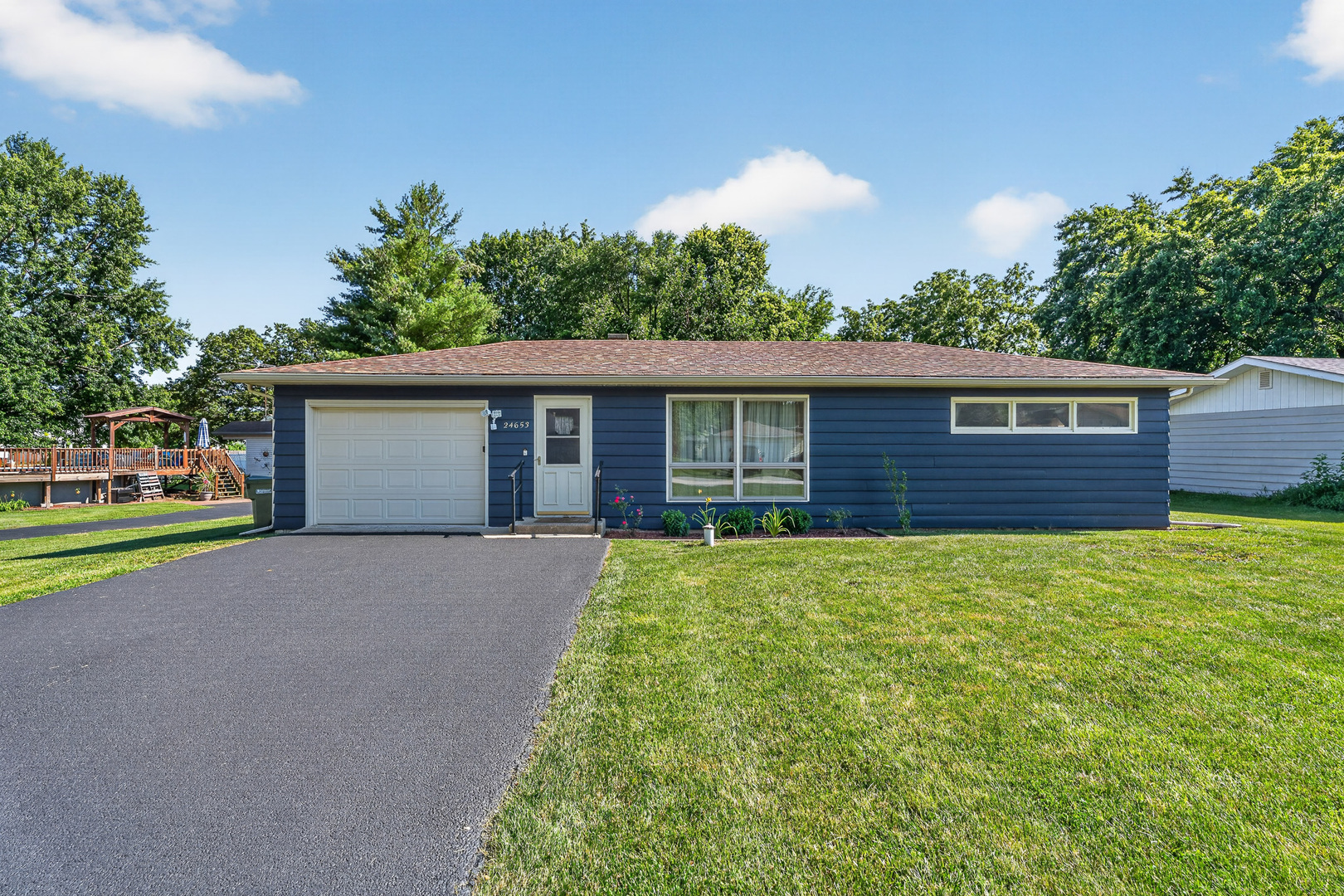 24653 W Junior Avenue Property Photo 1