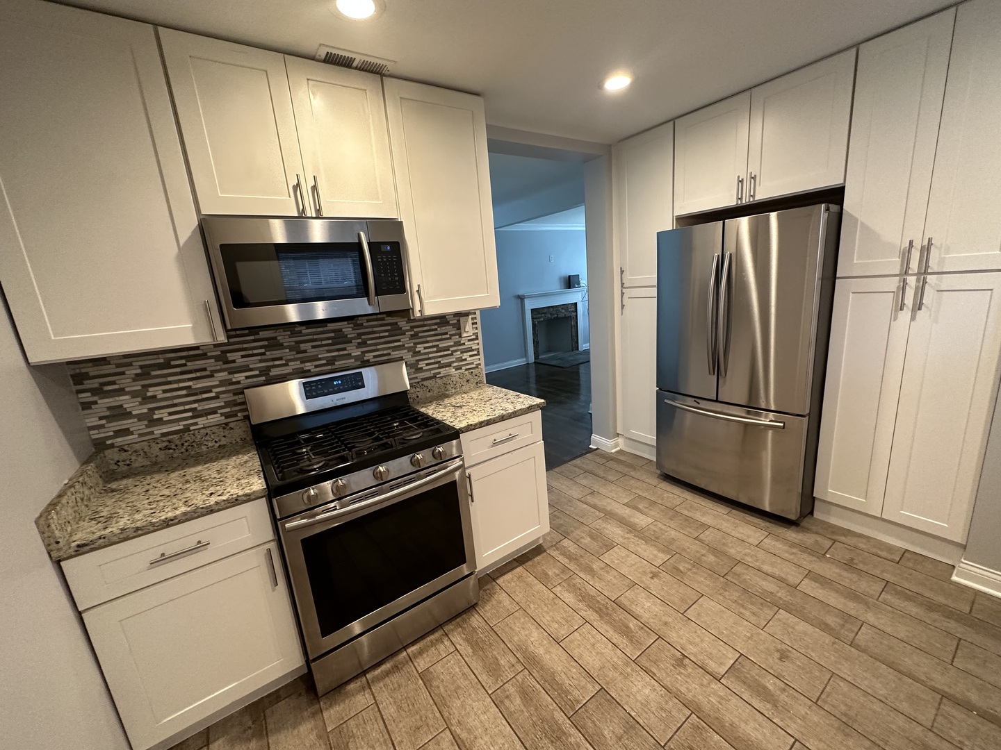 8209 S Prairie Avenue Property Photo 13