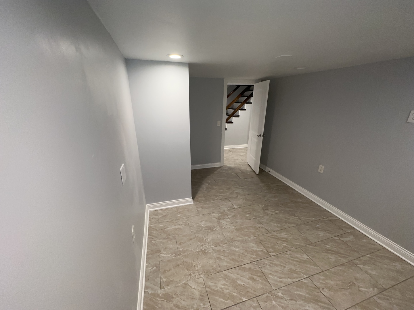 8209 S Prairie Avenue Property Photo 27