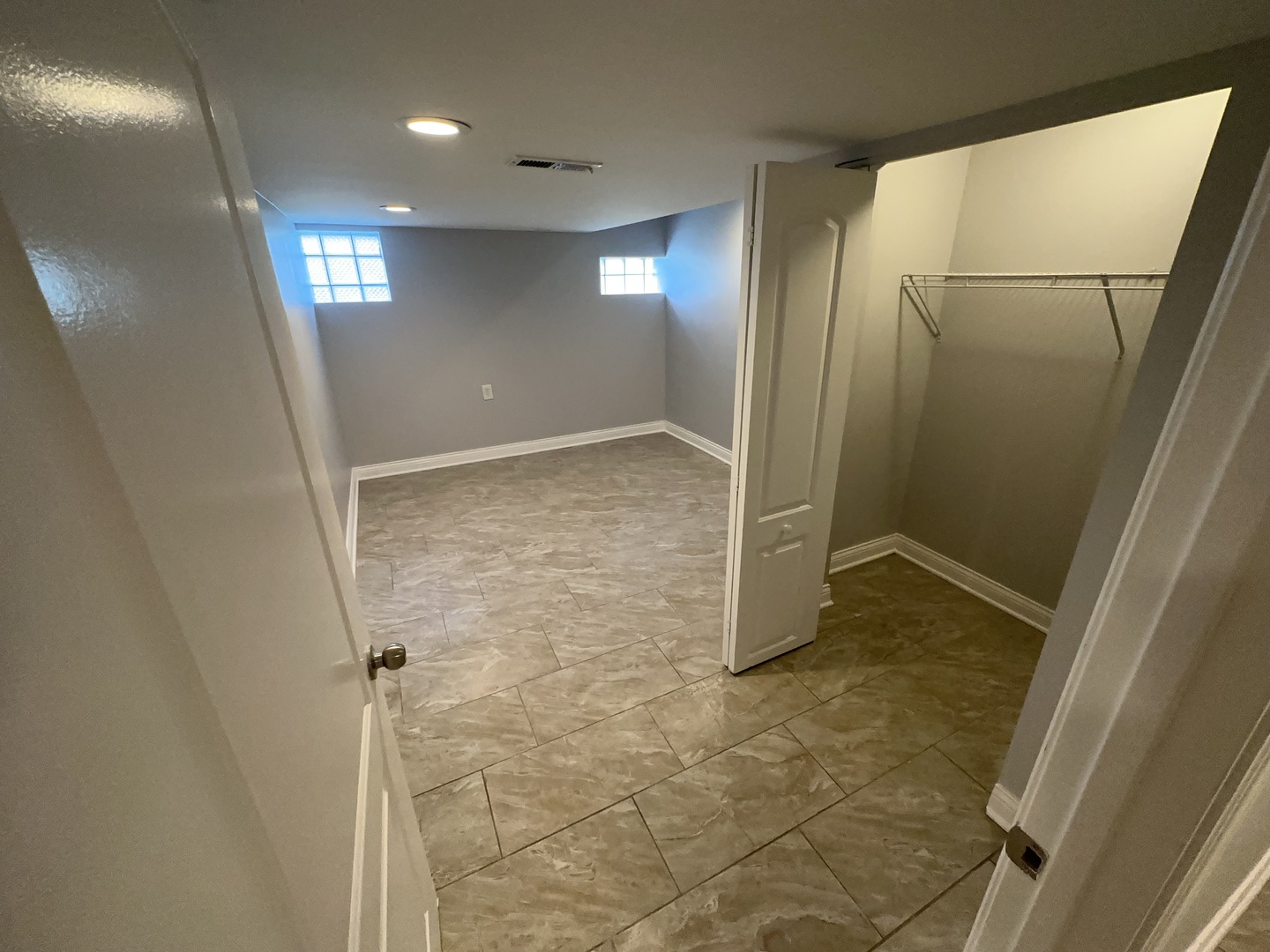 8209 S Prairie Avenue Property Photo 28