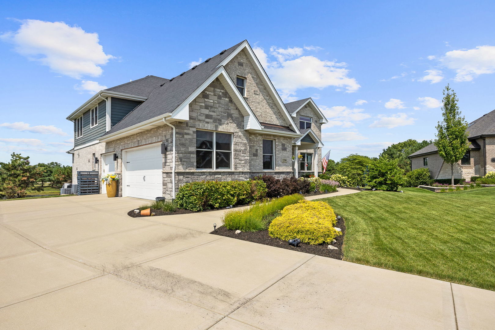 22384 Mallow Drive Property Photo 4
