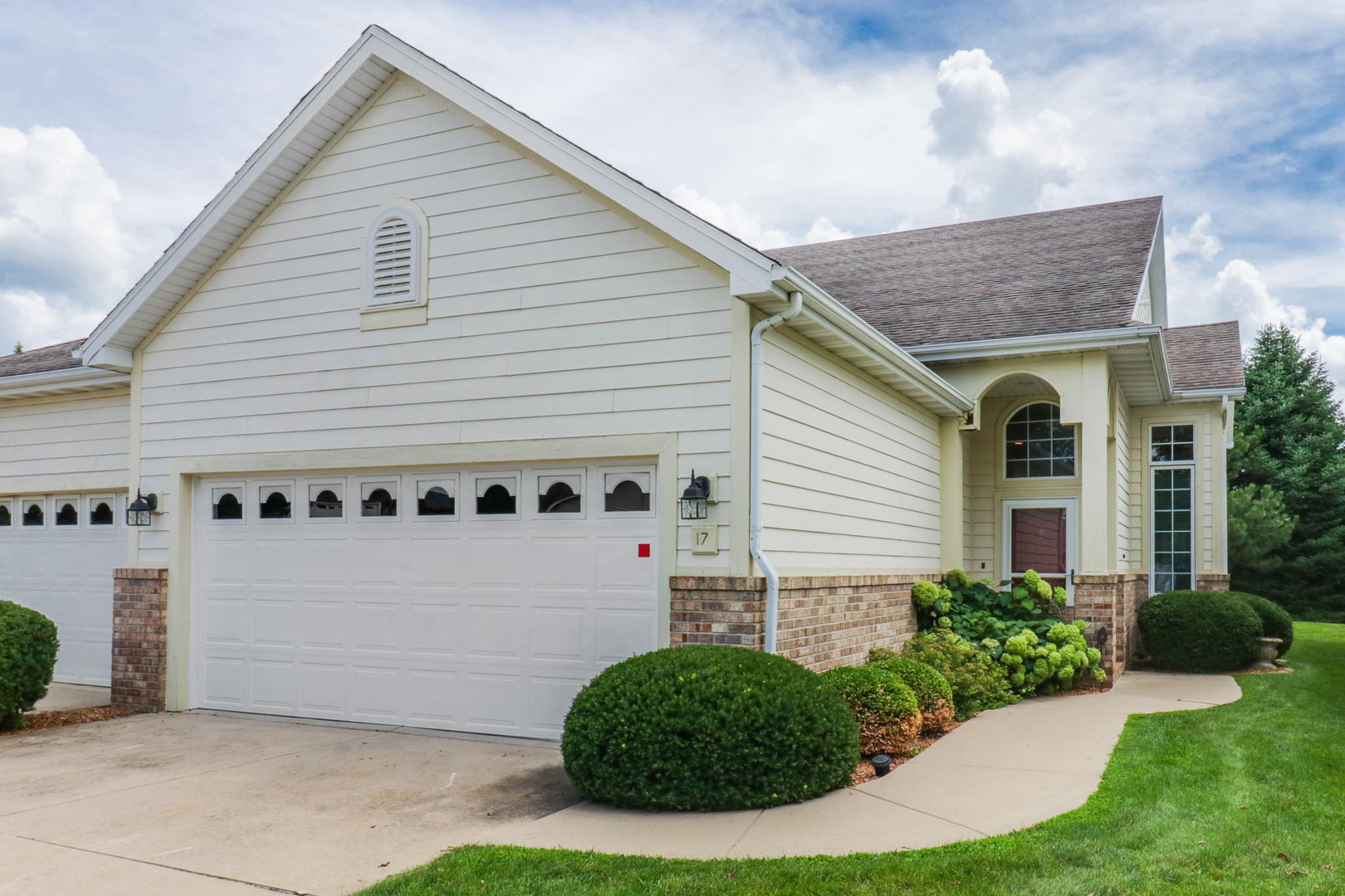 17 Grape Vine Lane Property Photo 1