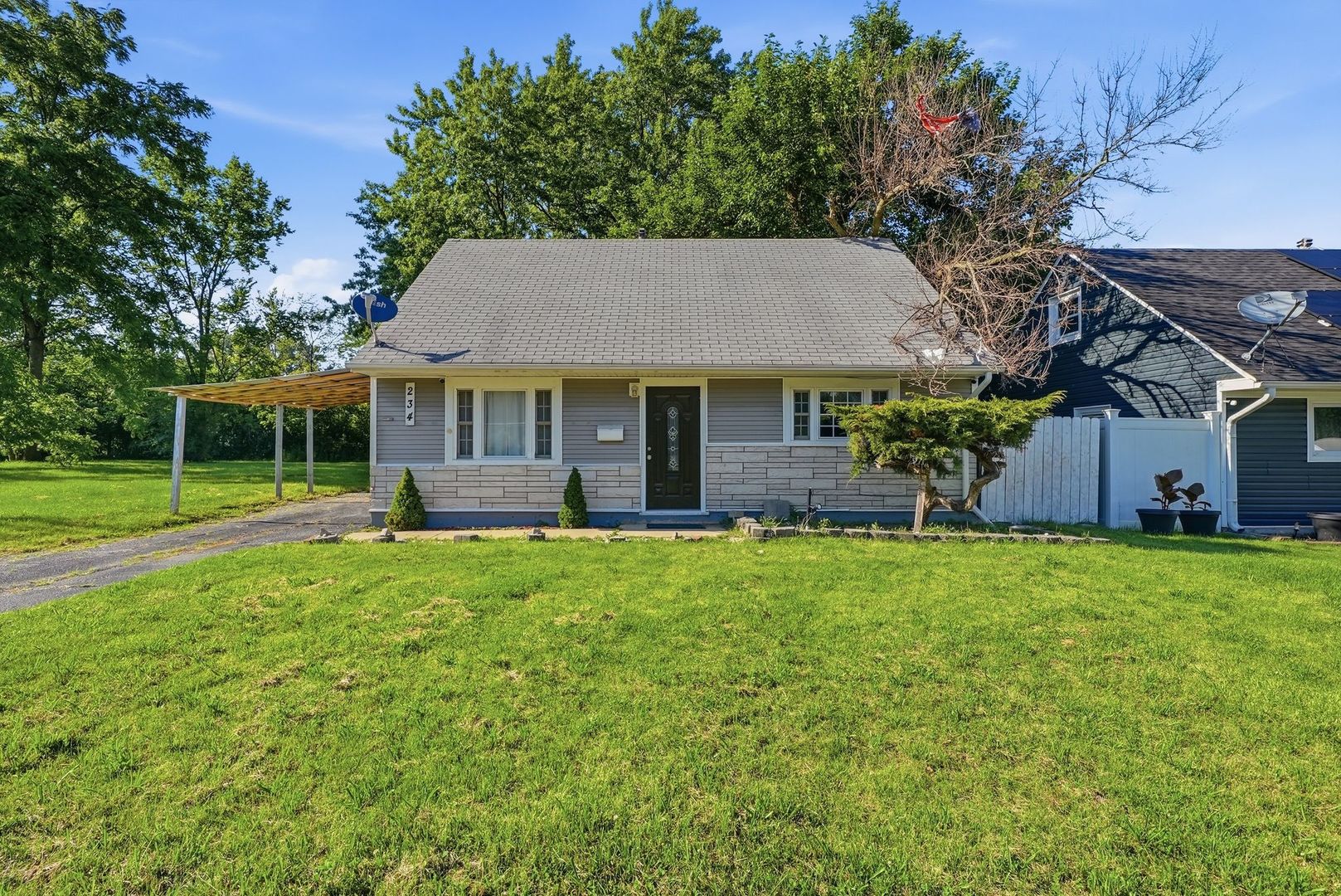 234 Arrowhead Street Property Photo