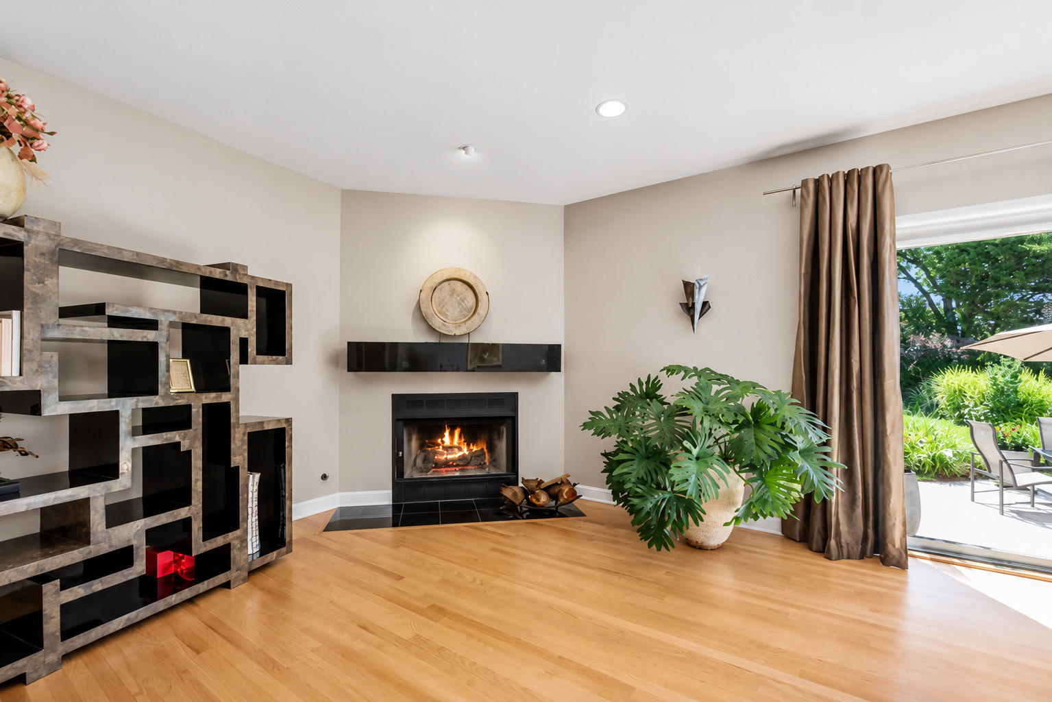 1268 N Palos Avenue Property Photo 9