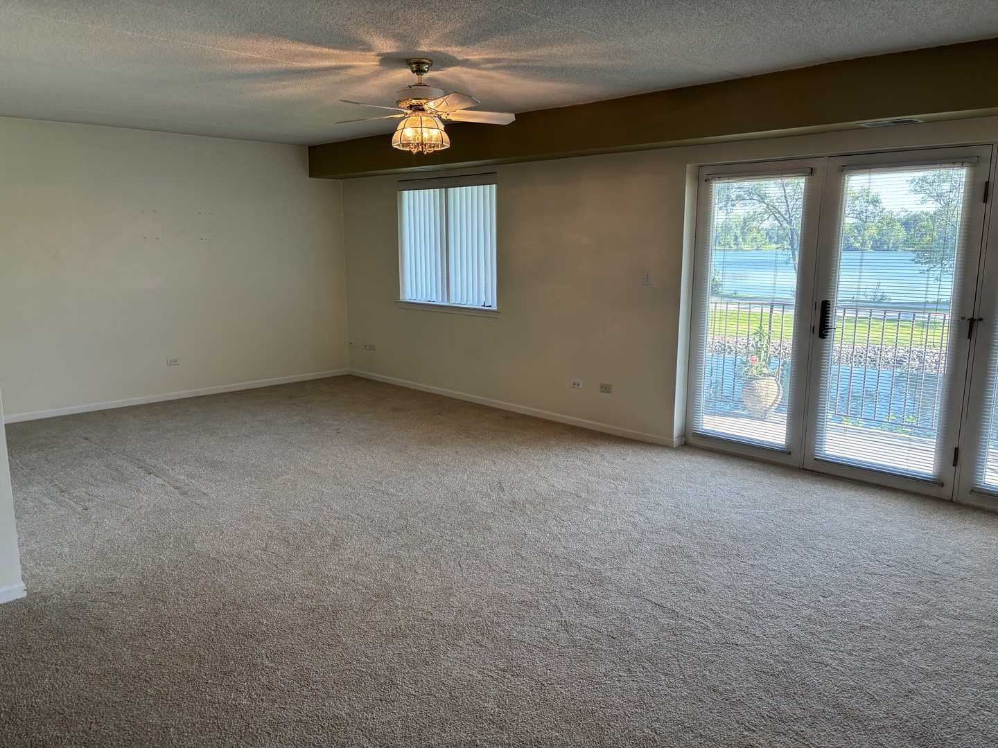 3660 186th Street 105 Property Photo 3