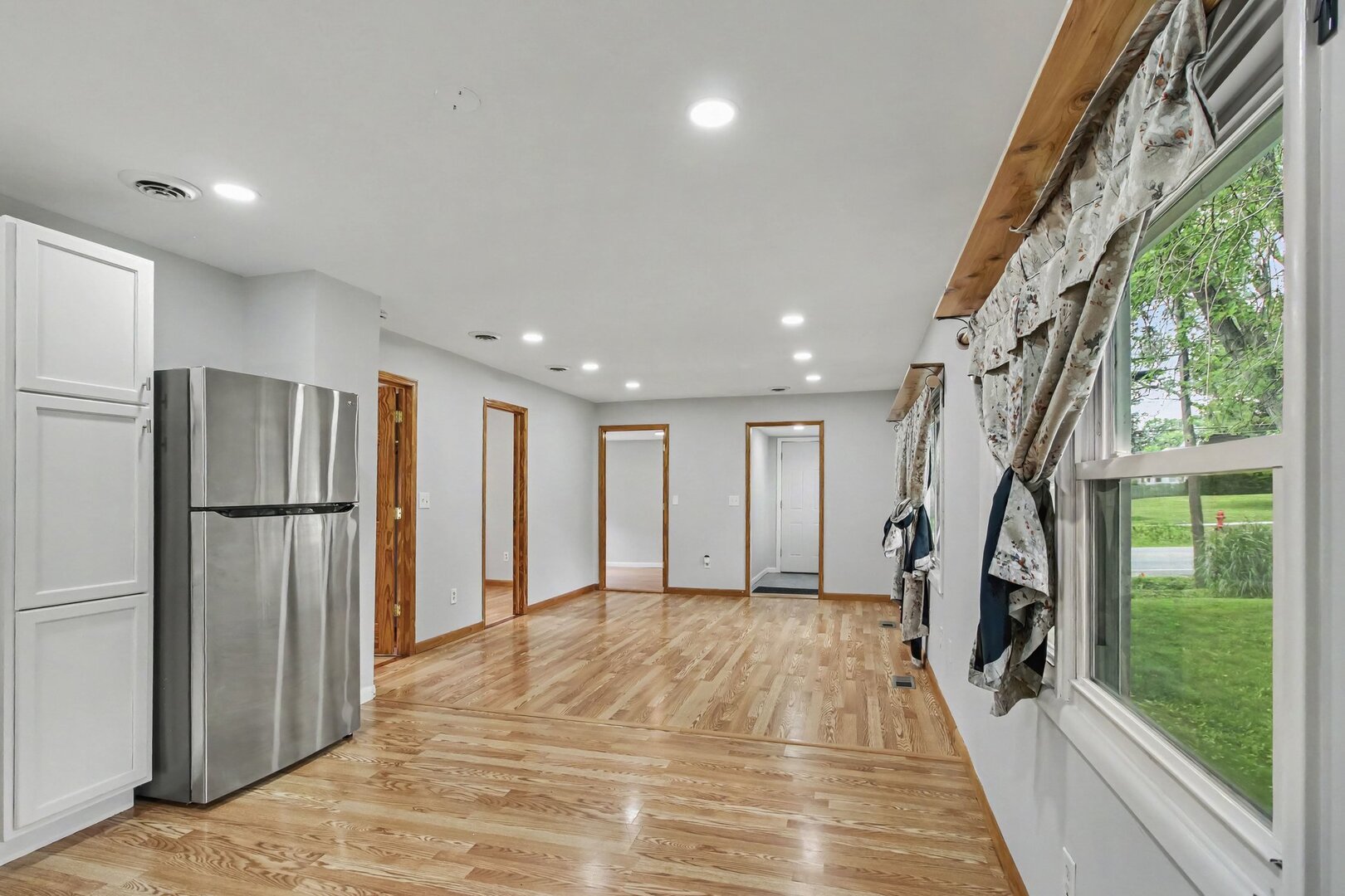 208 W Nippersink Road Property Photo 4