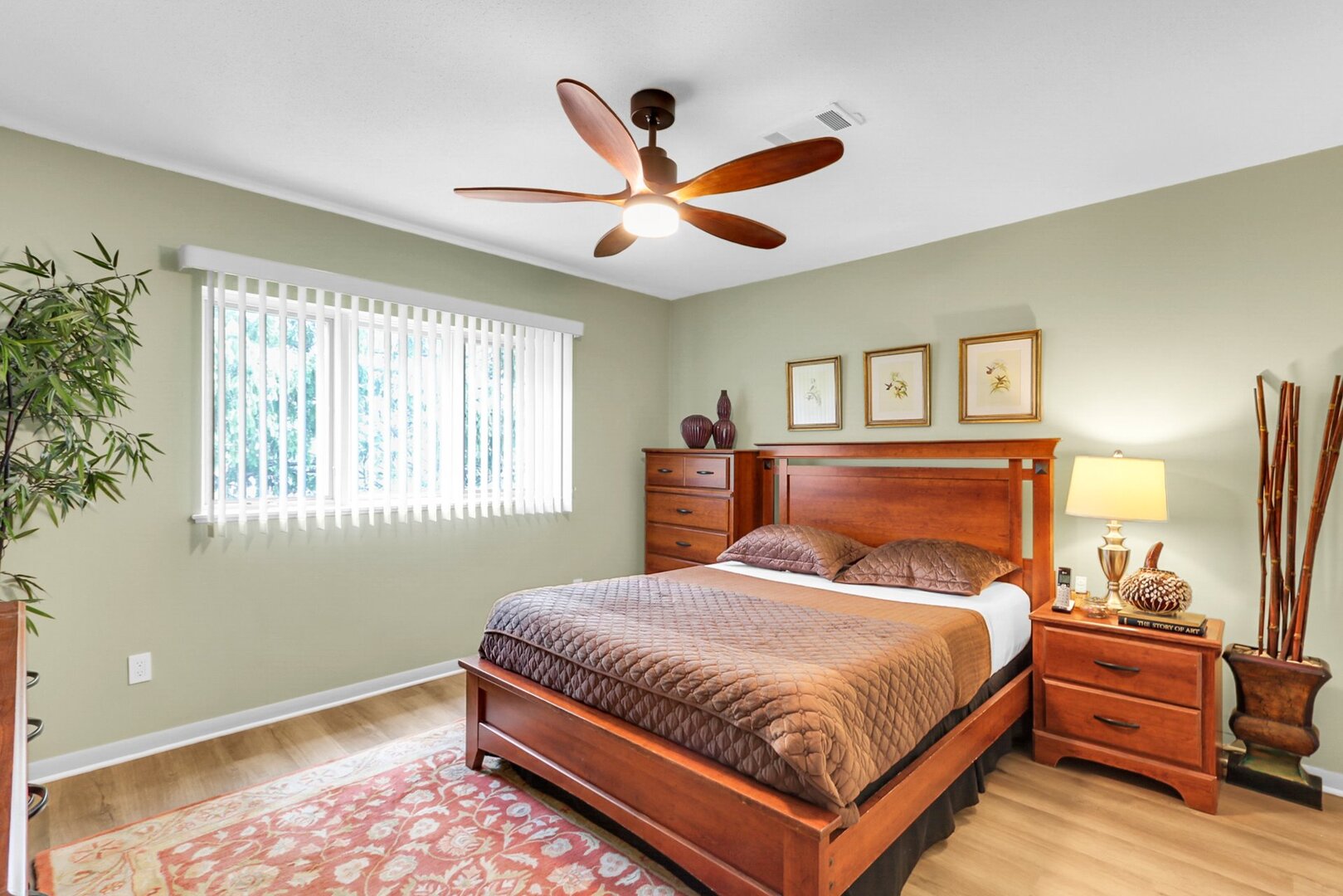 1004 E Harding Drive 304 Property Photo 20