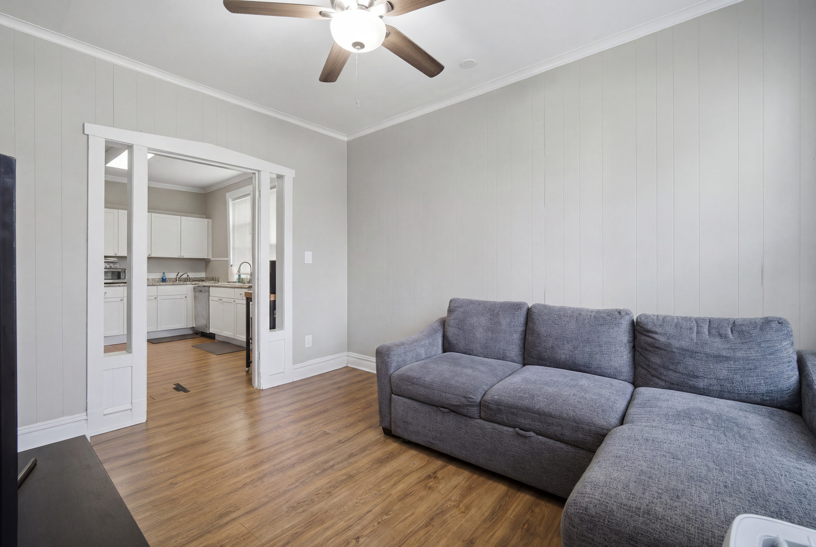 4849 W Ainslie Street Property Photo 3