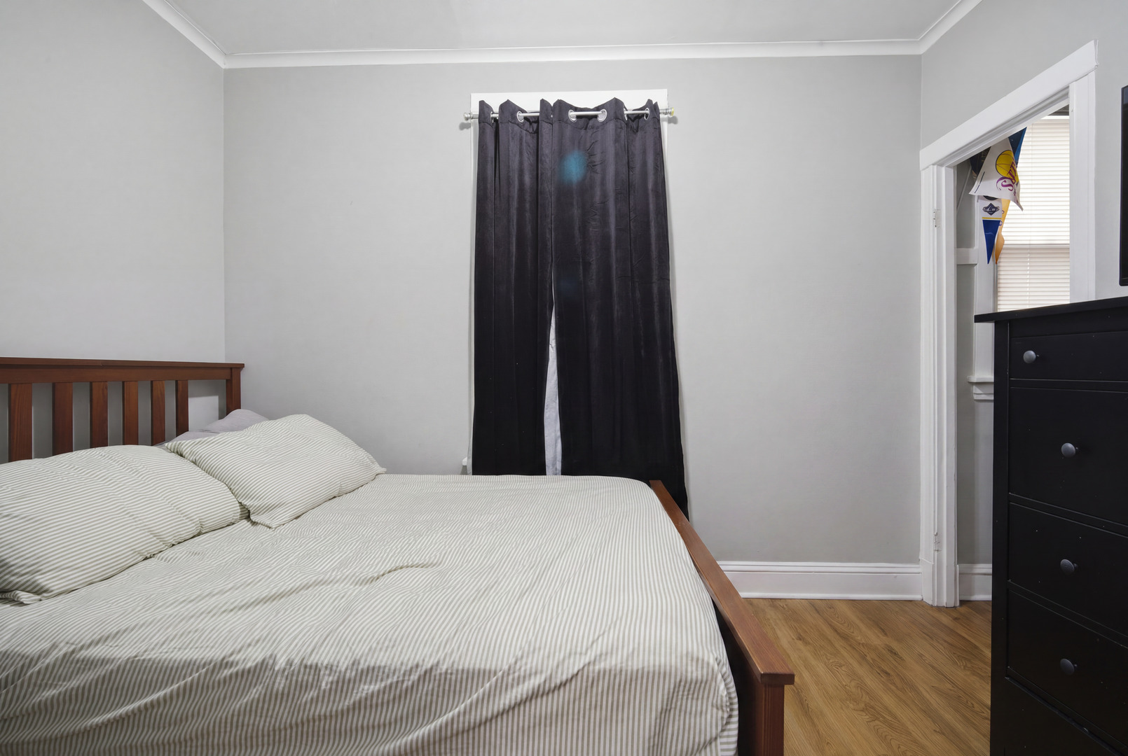 4849 W Ainslie Street Property Photo 8