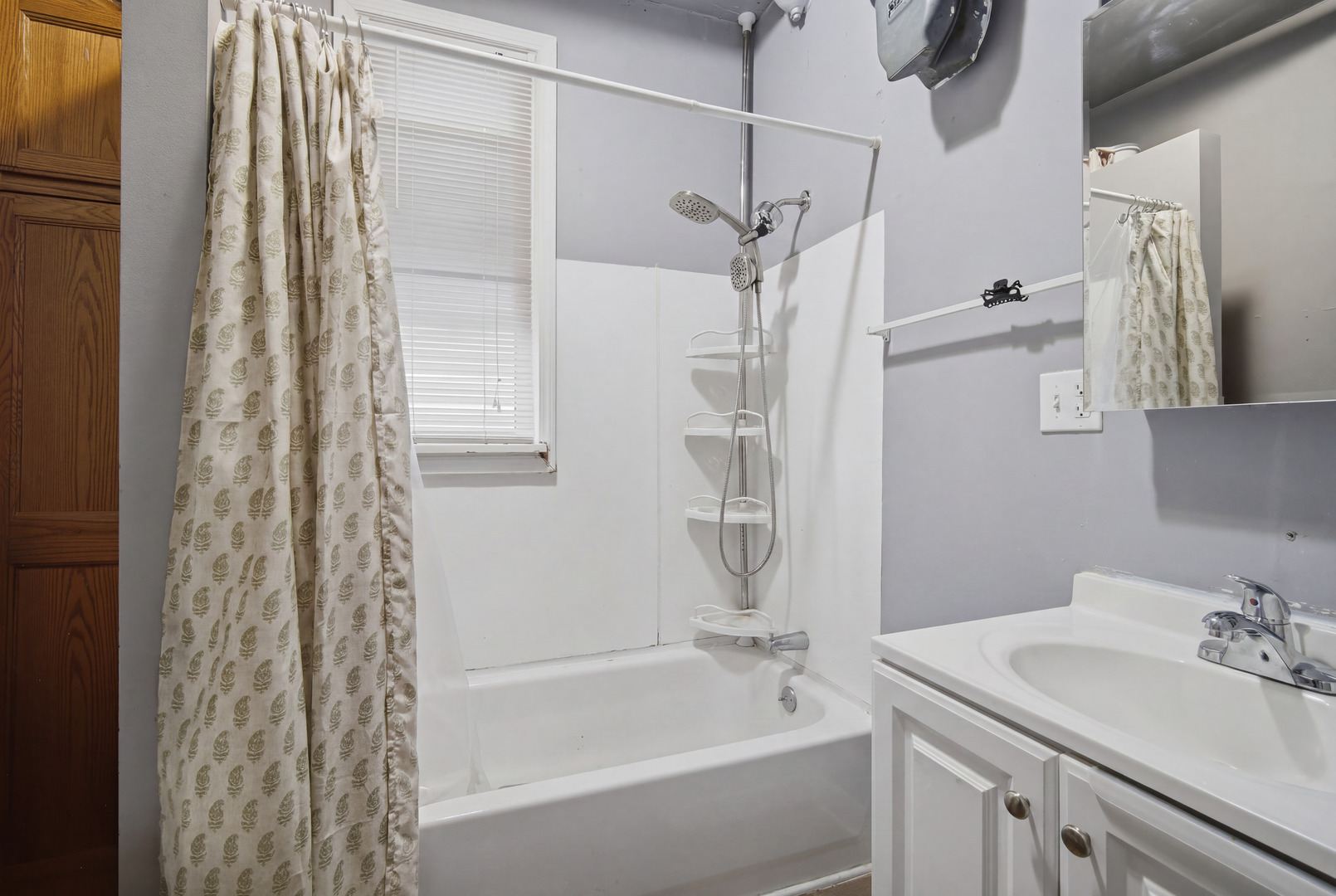 4849 W Ainslie Street Property Photo 10