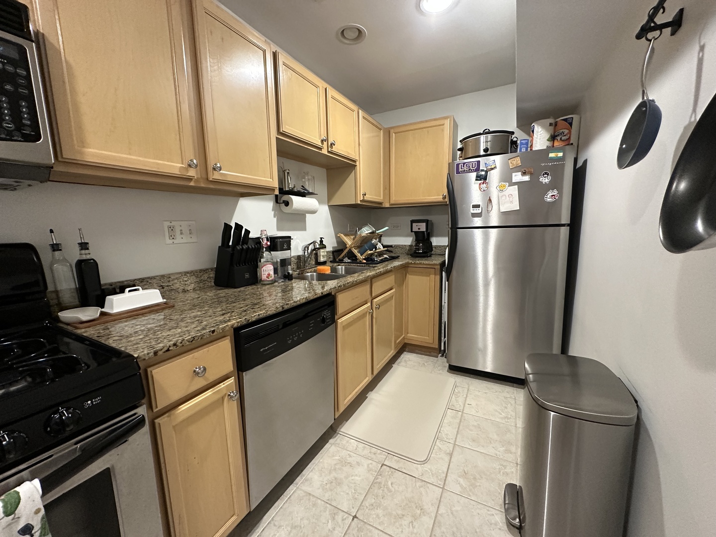 5953 N Kenmore Avenue 101 Property Photo 8